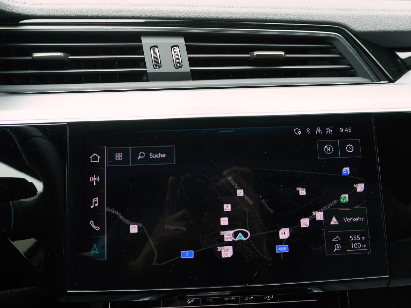 AUDI e-tron S quattro