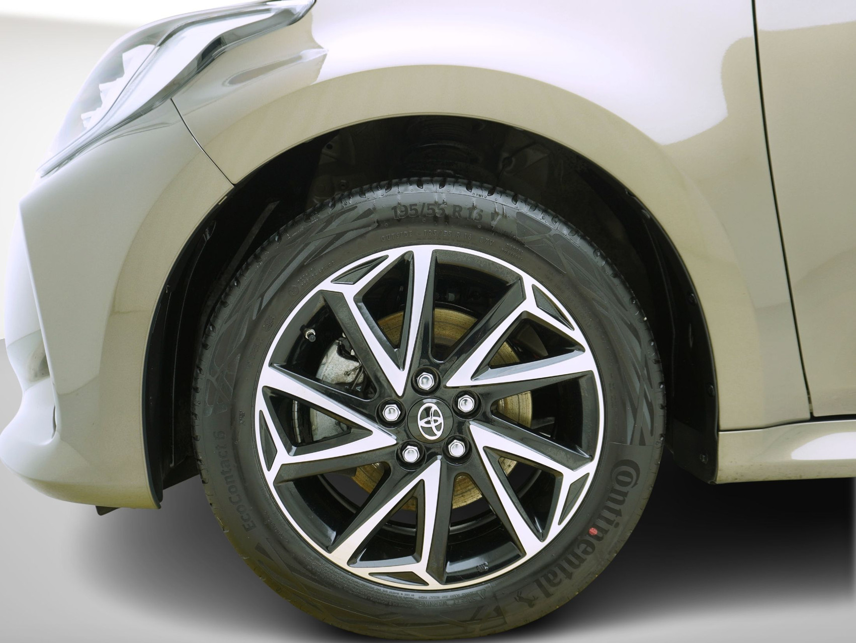 TOYOTA Yaris 1.5 VVT-i HSD Trend