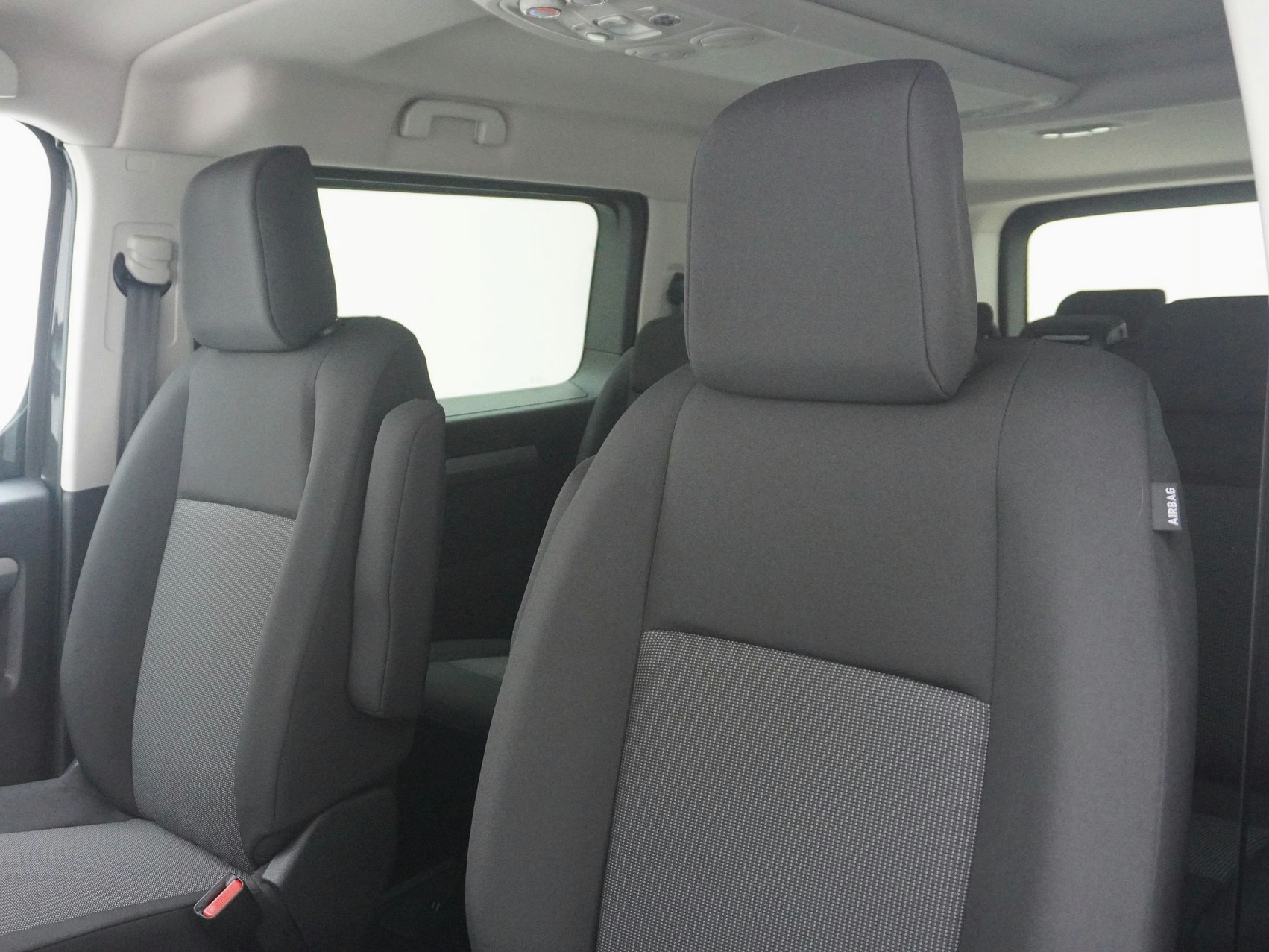 PEUGEOT Traveller Long 2.0 BlueHDi Business