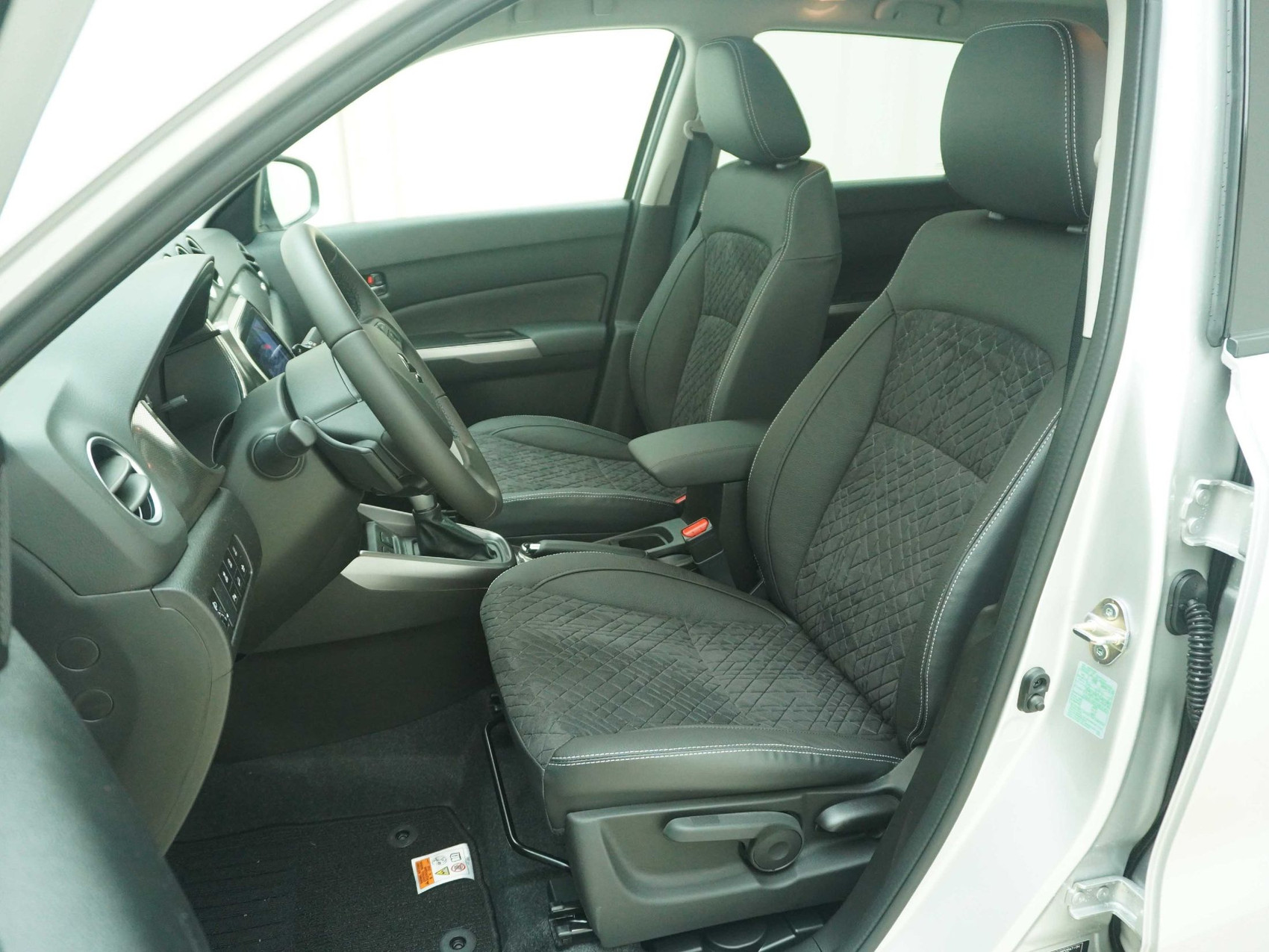 SUZUKI Vitara 1.4 T Compact Top Hybrid 4×4