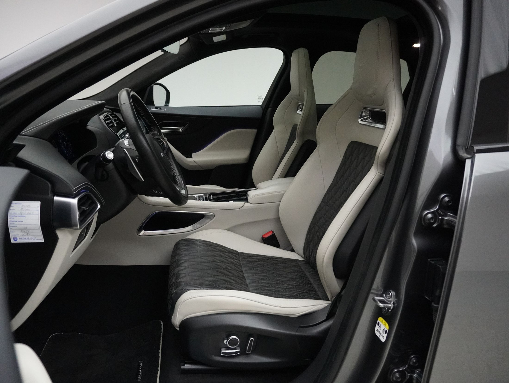 JAGUAR F-Pace 5.0 V8 SVR AWD