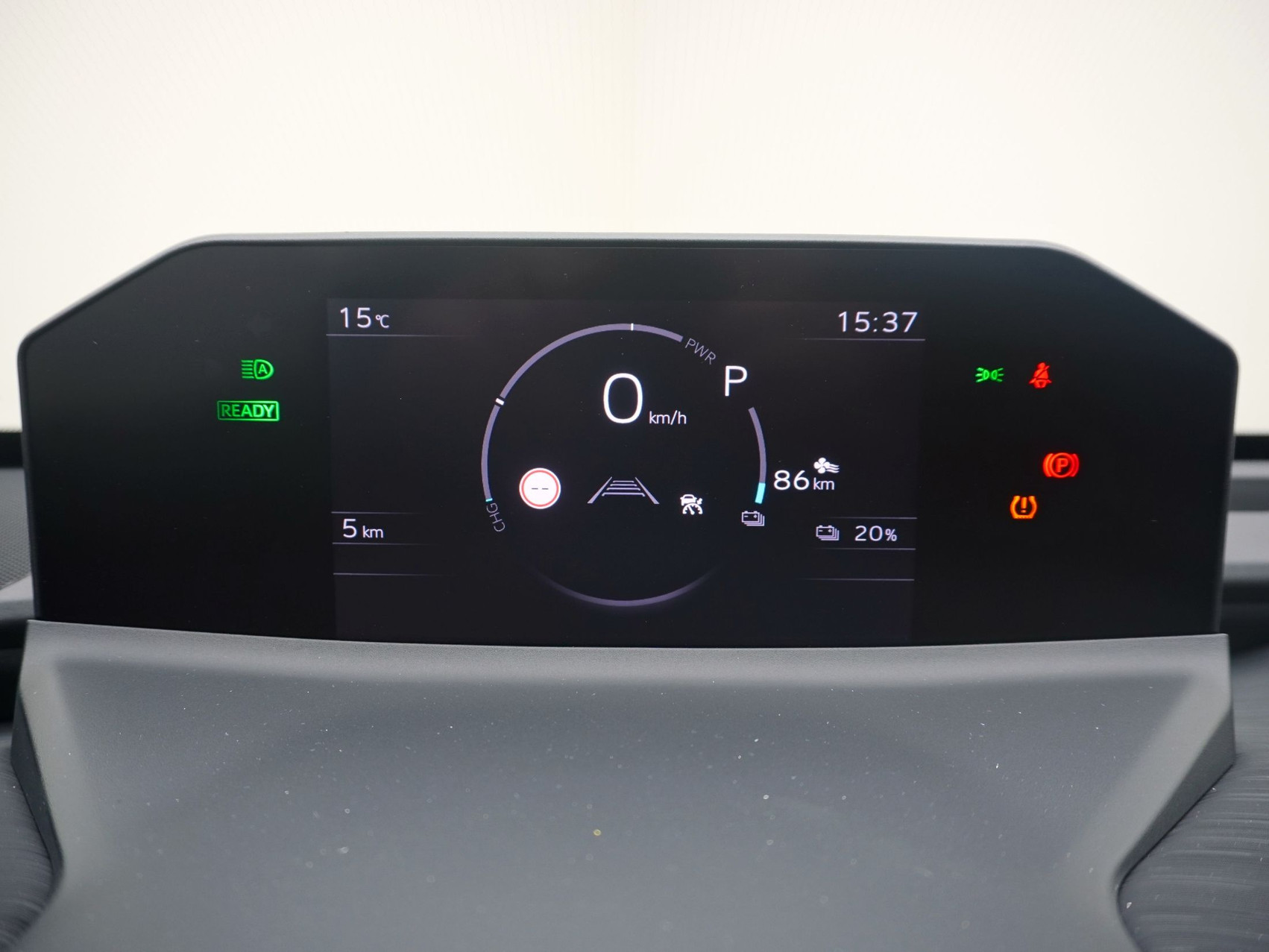 TOYOTA C-HR+ 77 KWh AWD Premium ** mit Panoramadach **