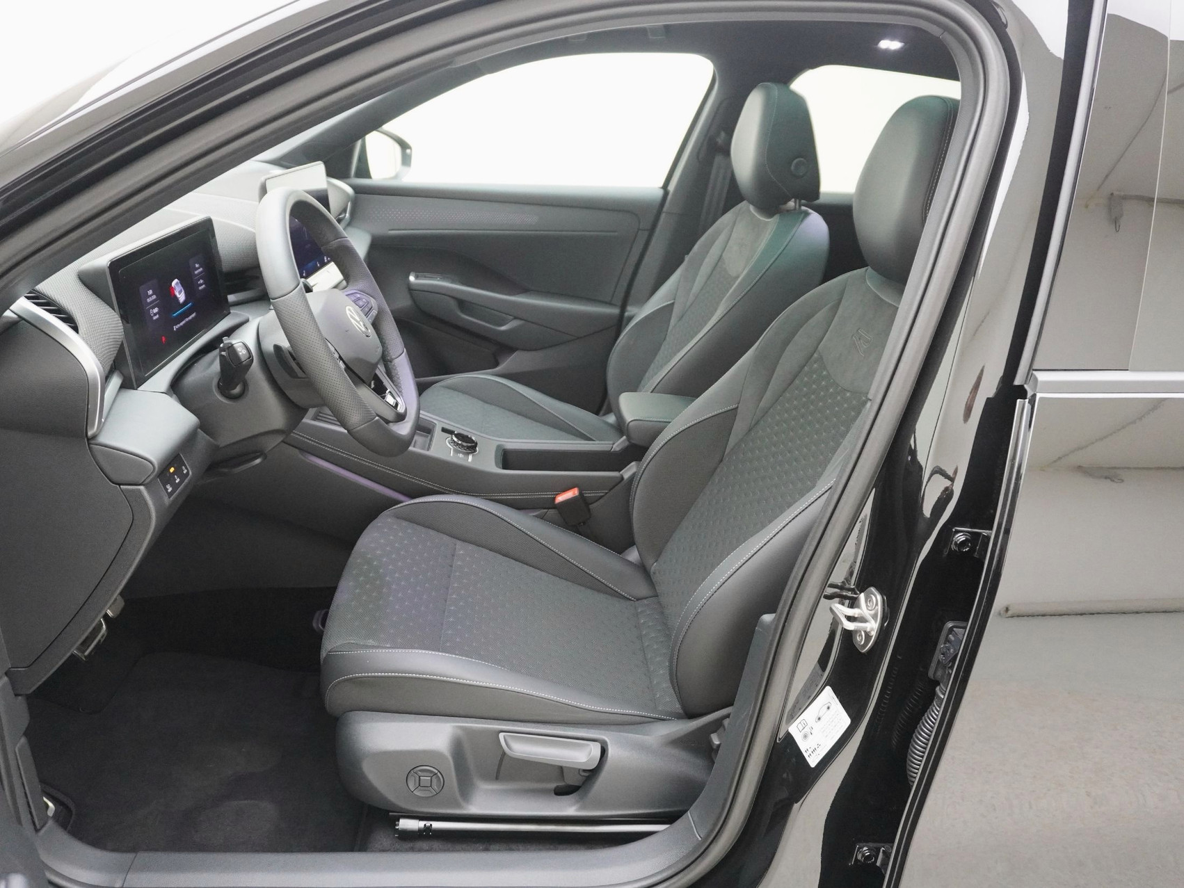 VW T-Roc 1.5 eTSI R-Line DSG