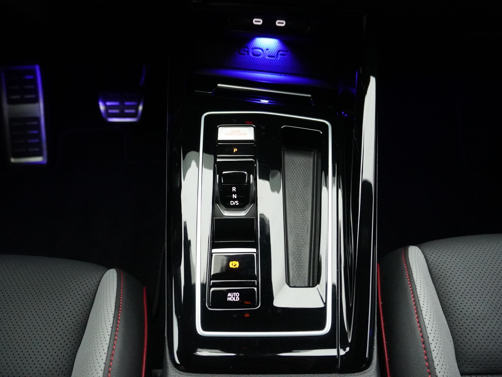 VW Golf 8.5 2.0 TSI DSG GTI Black Style (2025) **Leder/Harmon-Kardon/Sitzbelüftung/uvm.**