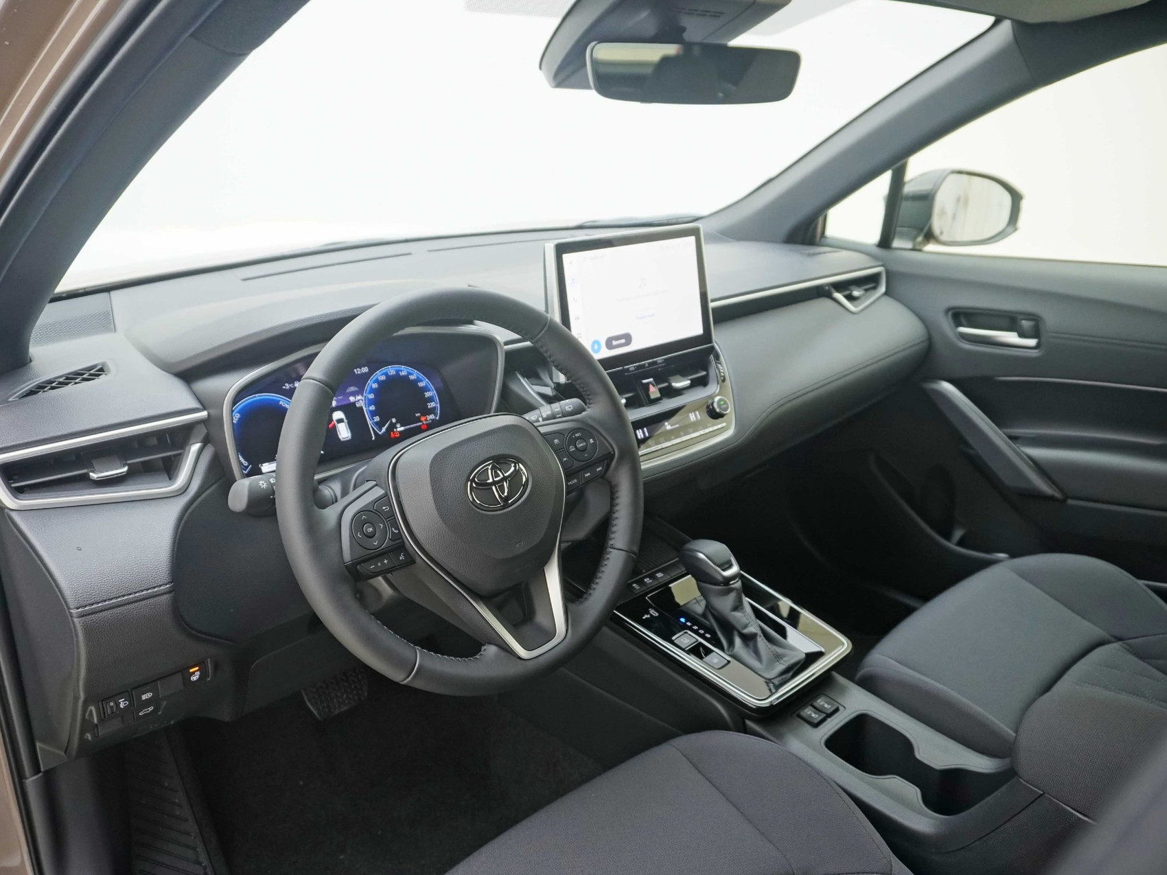 TOYOTA Corolla Cross 2.0 HSD Trend AWD-i ** mit Panorama-Glasdach **