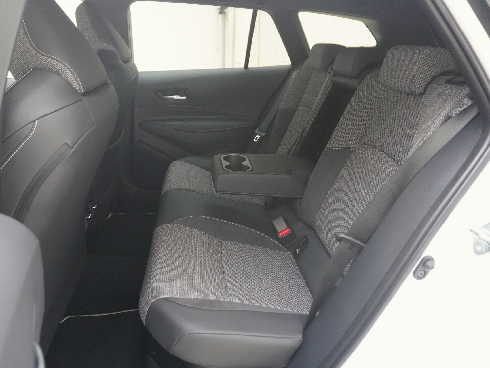 TOYOTA Corolla Touring Sports 2.0 HSD Swiss Edition