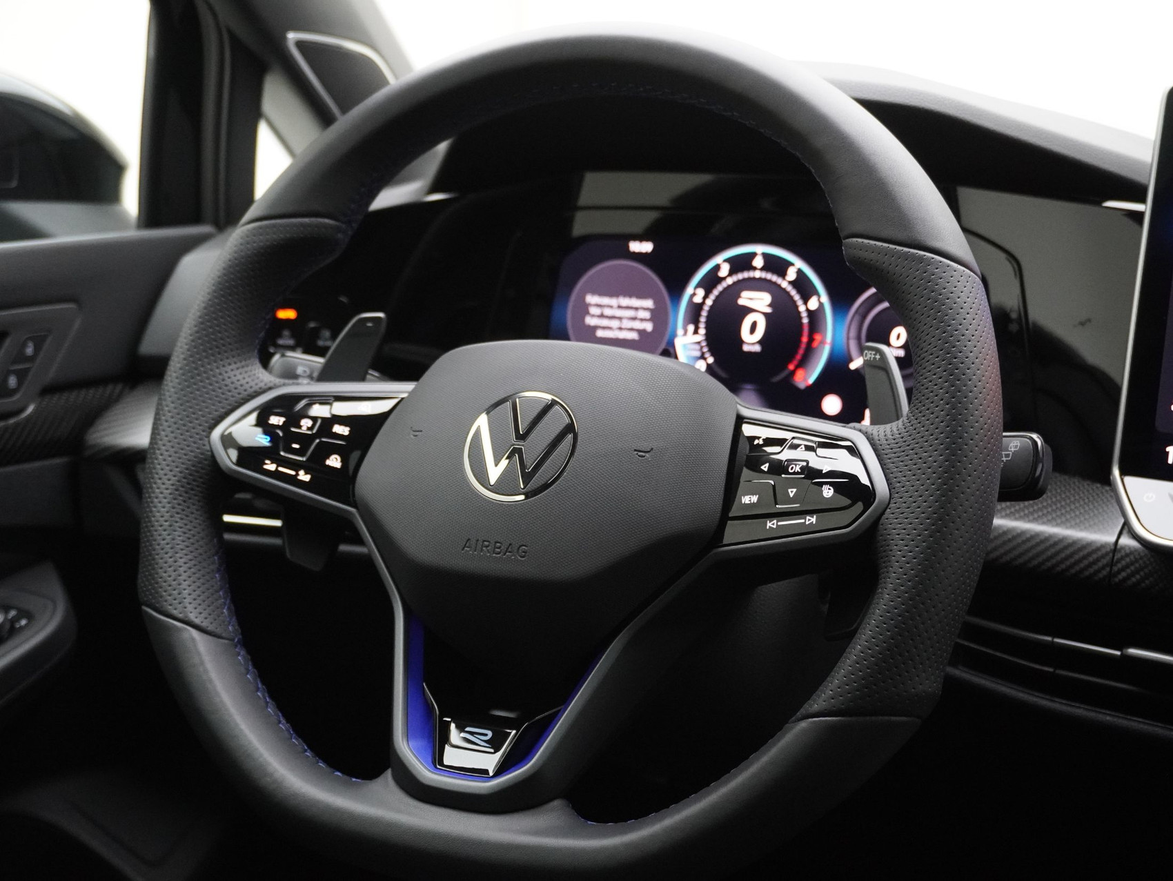 VW Golf 8.5 2.0 TSI DSG R Black Edition 4Motion (2025)