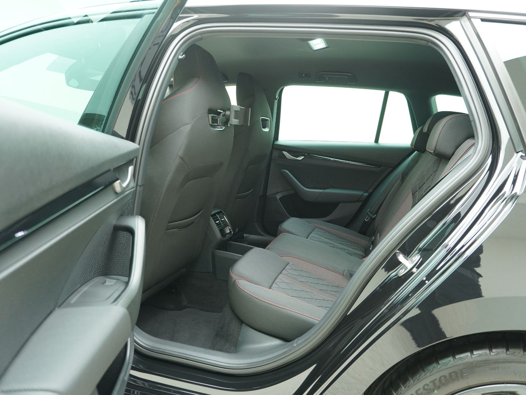 SKODA Octavia Combi 2.0 TSI DSG RS