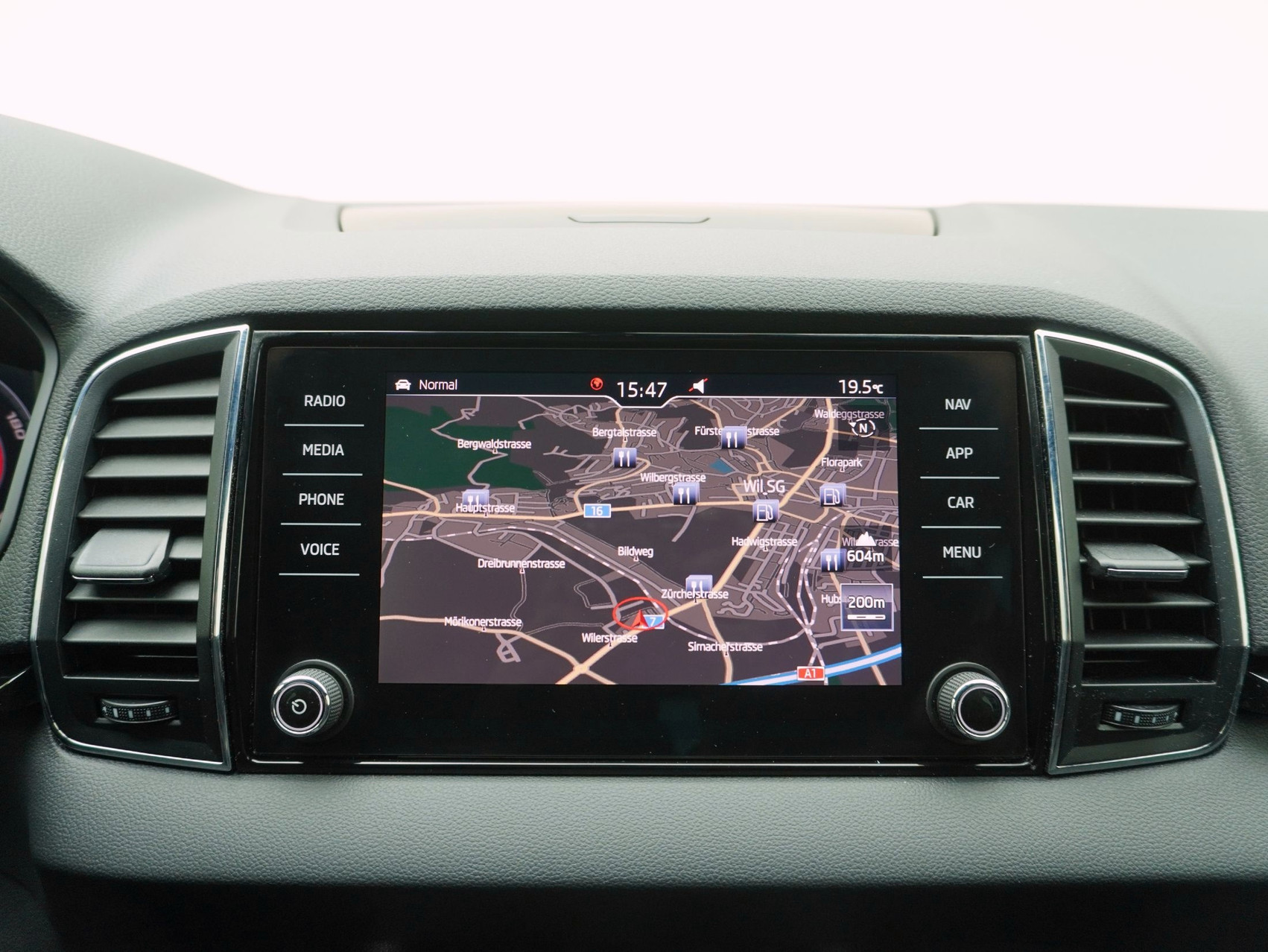 SKODA Karoq 2.0 TSI DSG Sport Line 4×4