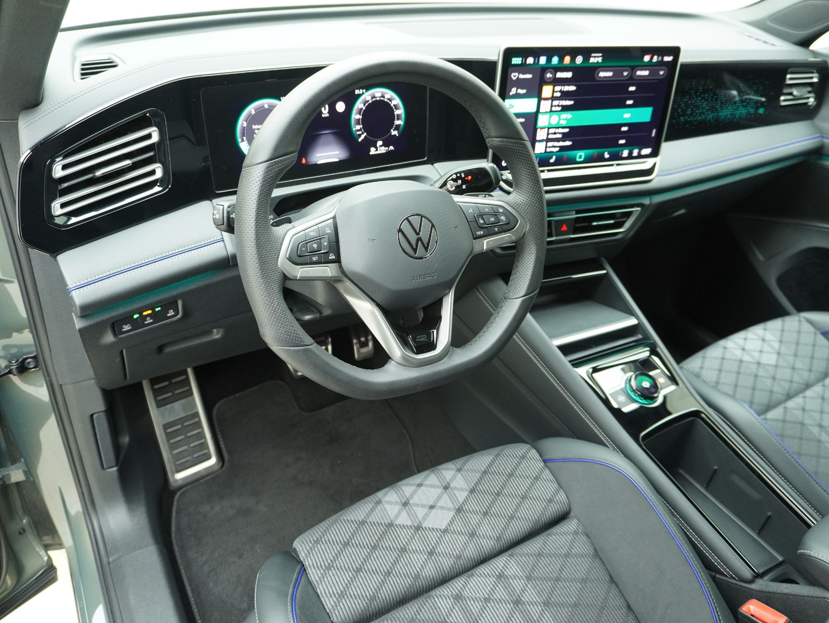 VW Tiguan 2.0 TSI DSG R-Line Black Style 4Motion (2025)