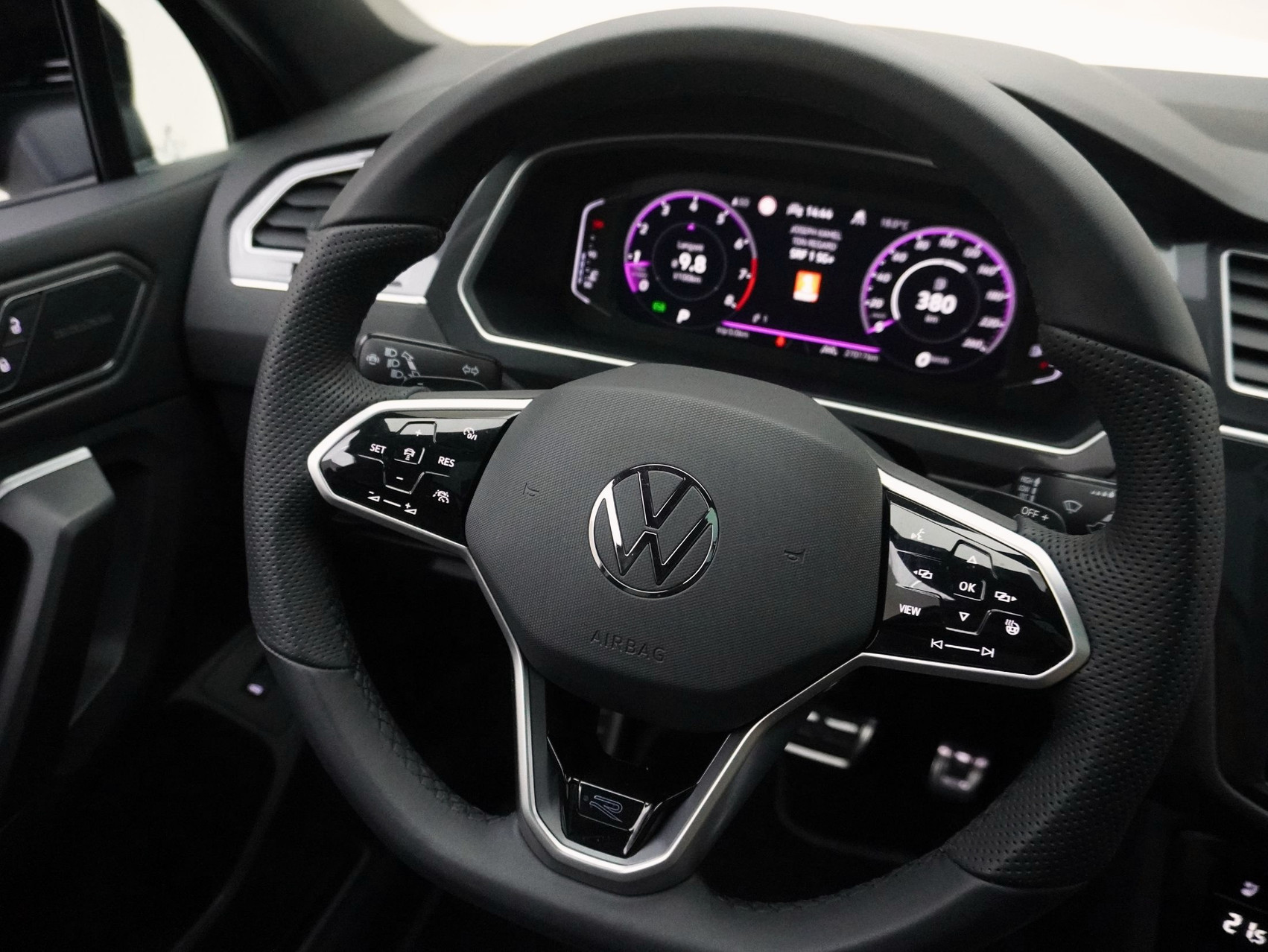 VW Tiguan Allspace 2.0 TSI DSG R-Line Black Style 4Motion **Ledersitze mit Memory**