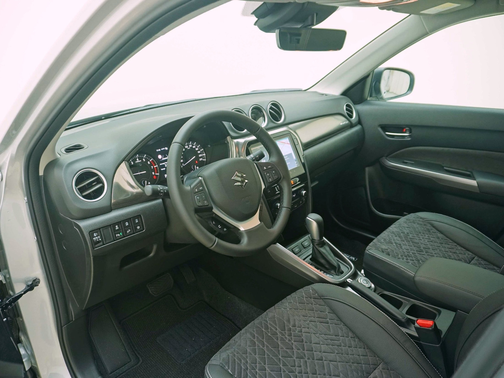 SUZUKI Vitara 1.4 T Compact Top Hybrid 4×4