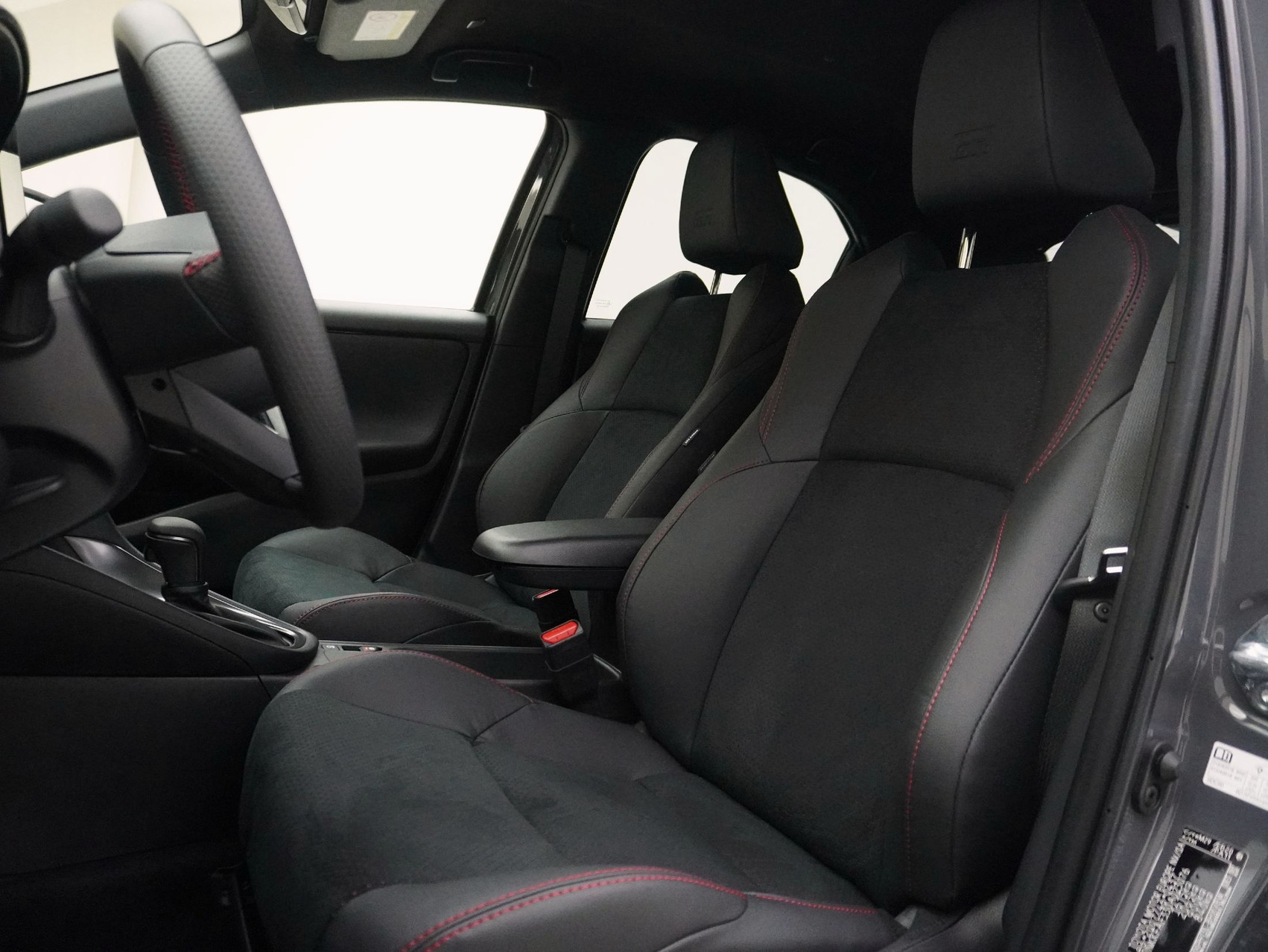 TOYOTA Yaris 1.5 VVT-i HSD GR Sport ** mit Head-Up **