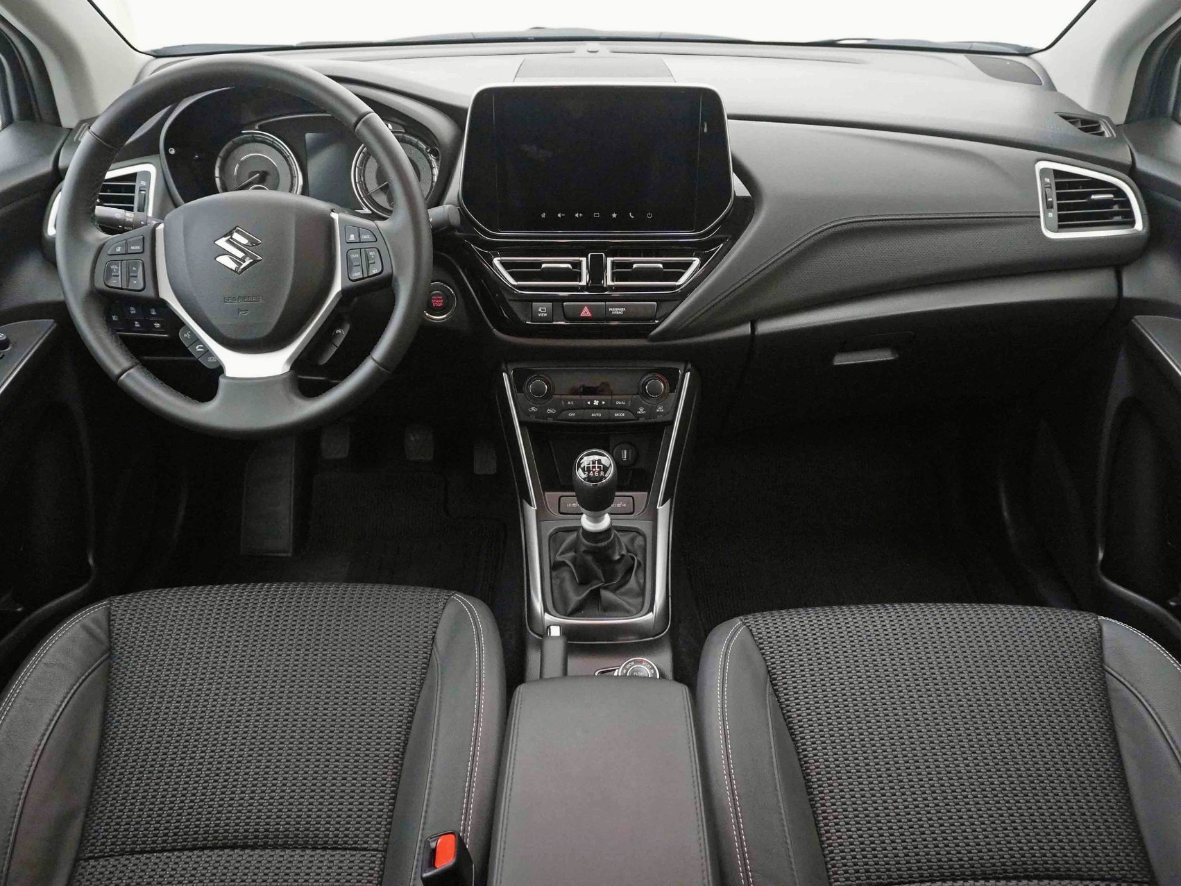 SUZUKI S-Cross 1.4 T Compact Top Hybrid 4×4