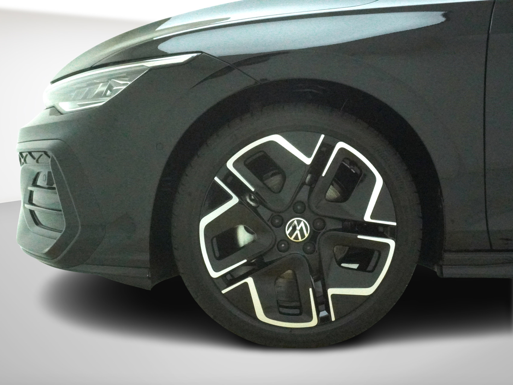 VW Golf VIII 1.5 eTSI R-Line DSG