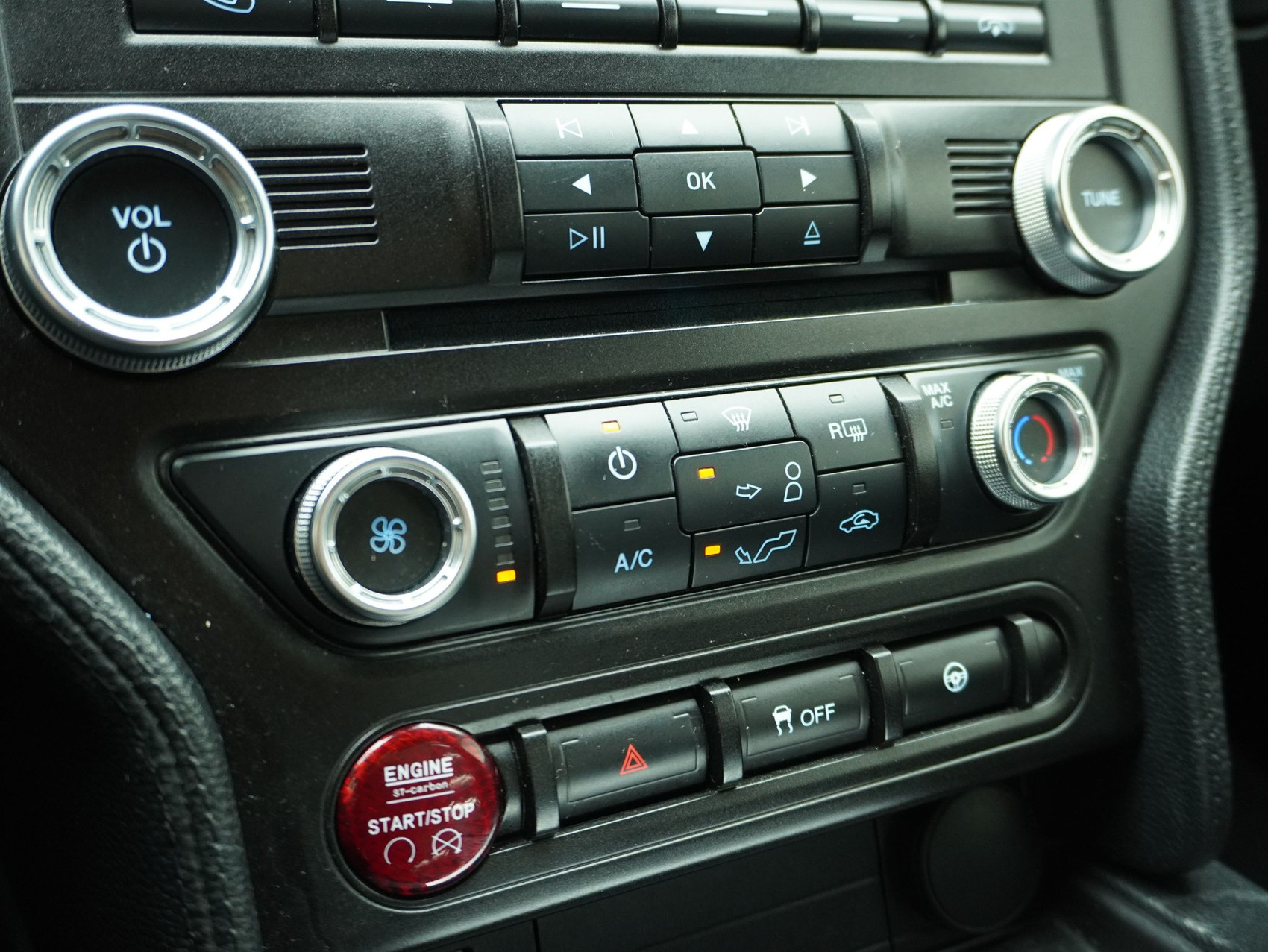 FORD USA Mustang Coupé 3.7 V6