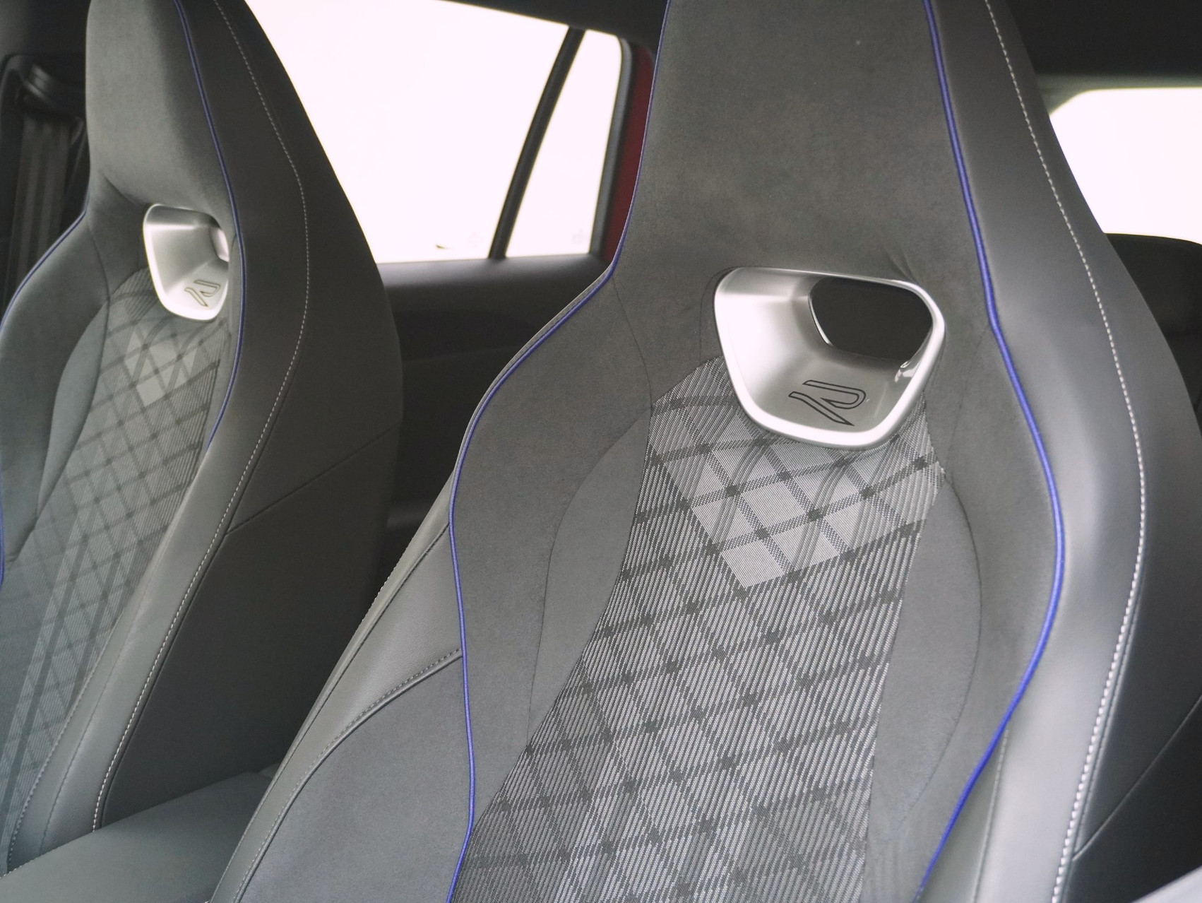 VW Tiguan 2.0 TSI DSG R-Line Black Style 4Motion (2025)