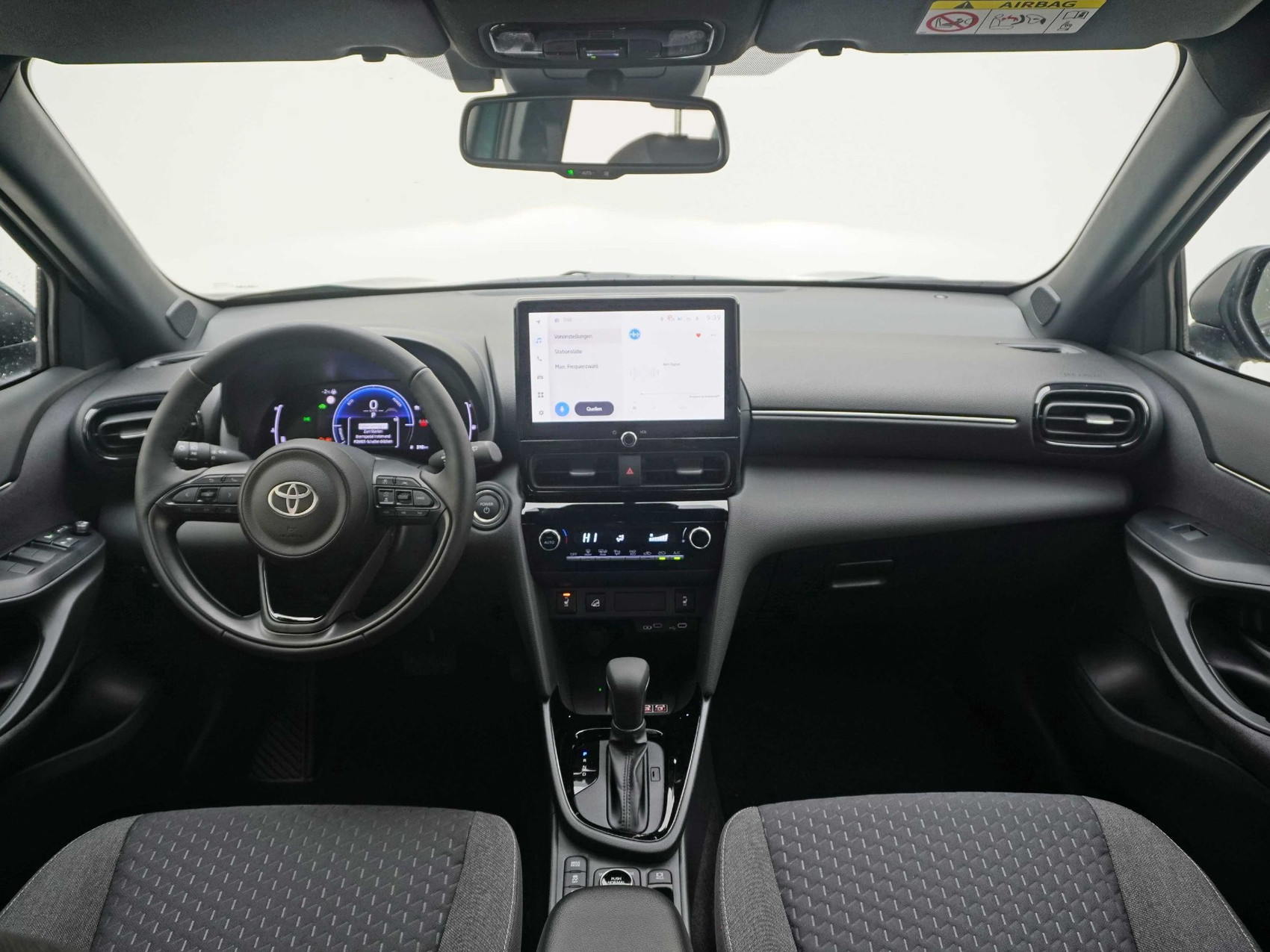 TOYOTA Yaris Cross 1.5 HSD Trend AWD-i ** 4×4 **