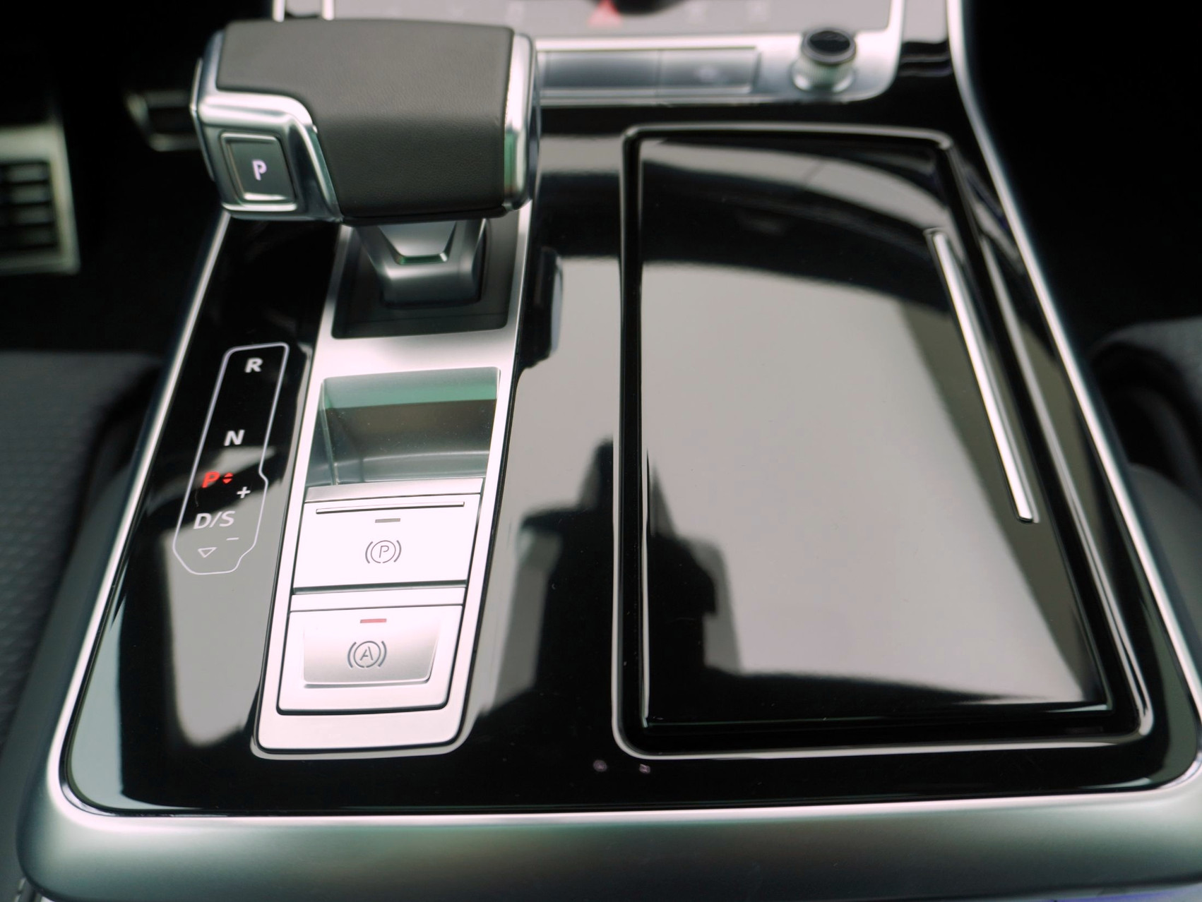 AUDI Q8 SUV 55 TFSI e S line quattro T-Tronic **Audi Werksgarantie bis 06/2030**