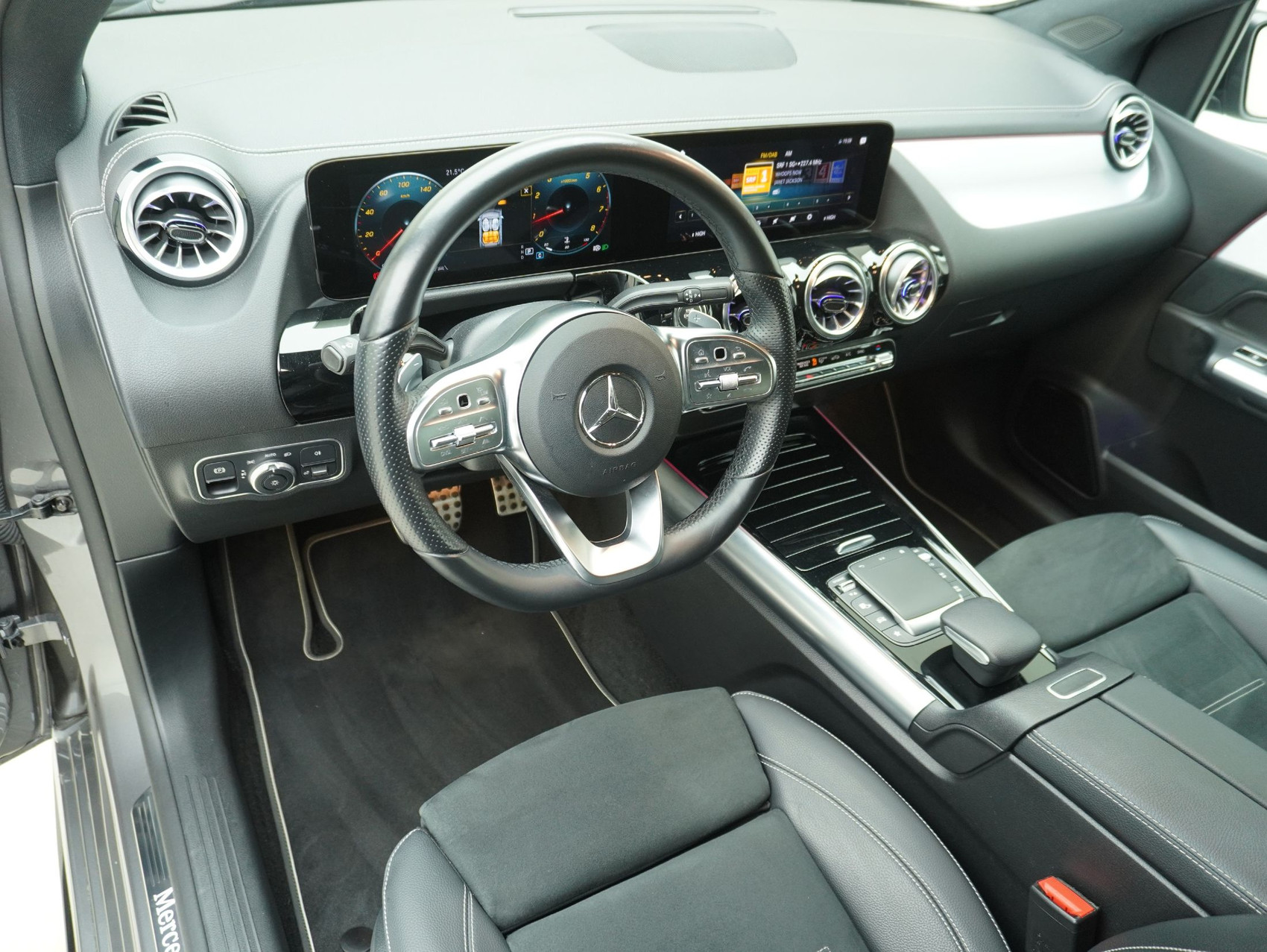 MERCEDES-BENZ B-Klasse B 250 AMG Line 4matic