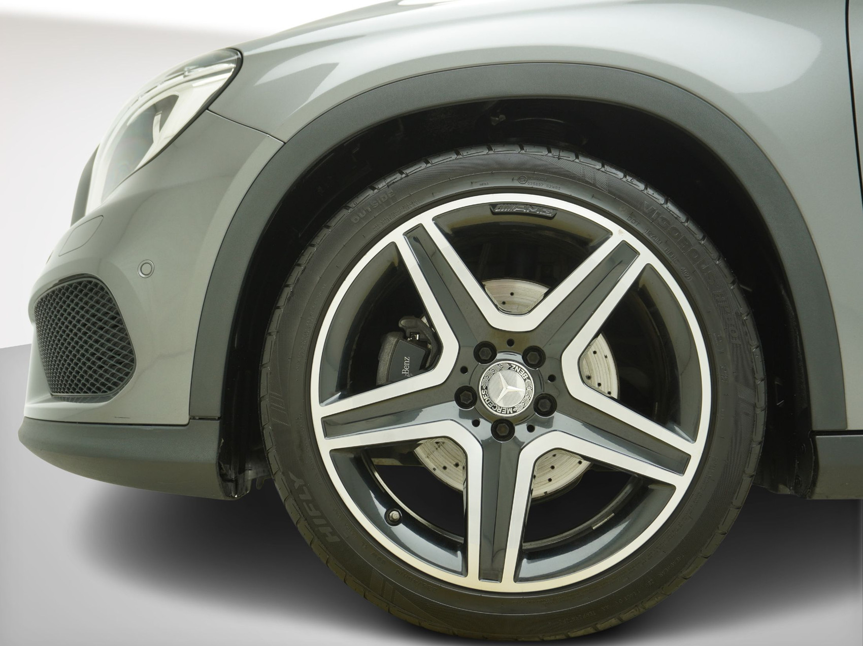 MERCEDES-BENZ GLA-Klasse GLA 250 AMG Line 4matic