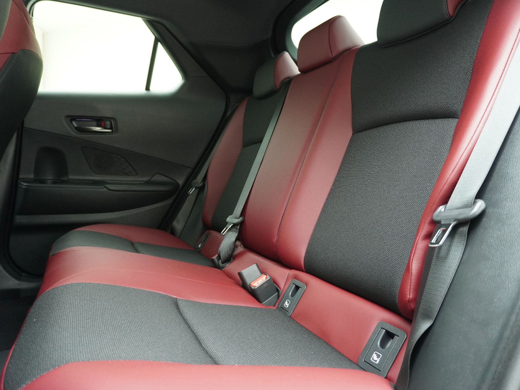 TOYOTA C-HR 2.0 PHEV Style Premiere ** 360° Kamera **