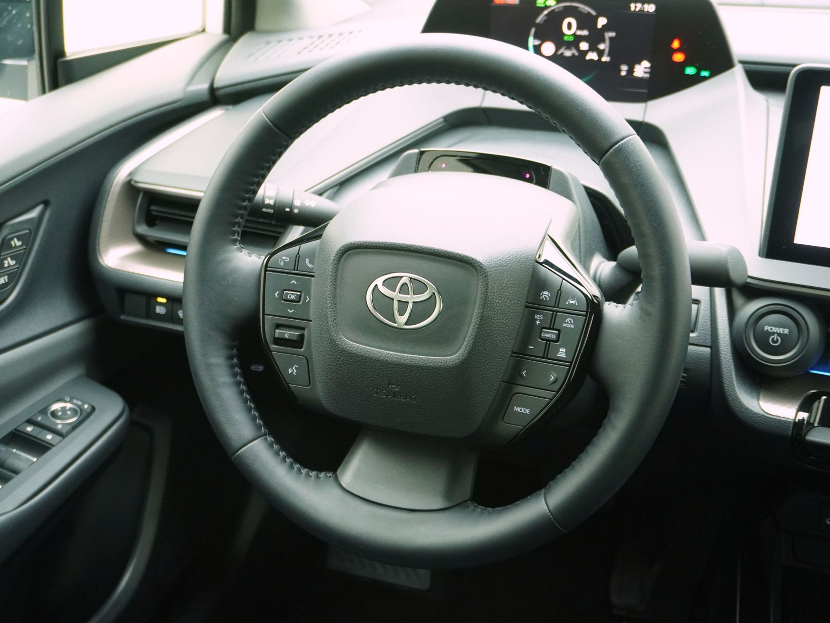 TOYOTA Prius 2.0 Plug-In-Hybrid Premium