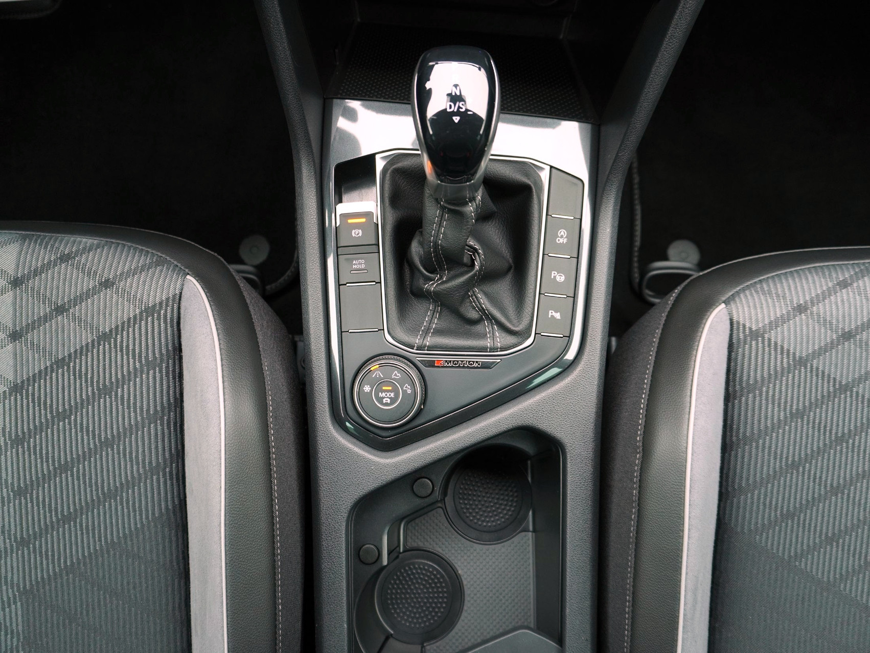 VW Tiguan 2.0 TDI DSG R-Line 4Motion