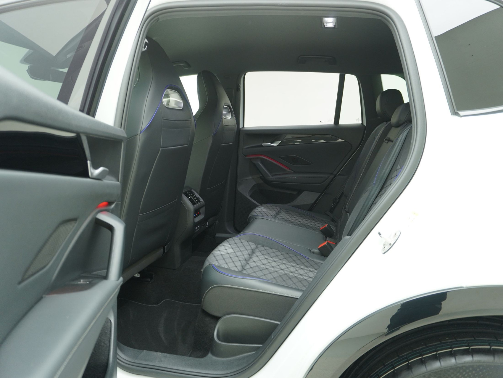 VW Tiguan 2.0 TSI DSG R-Line Black Style 4Motion (2025)