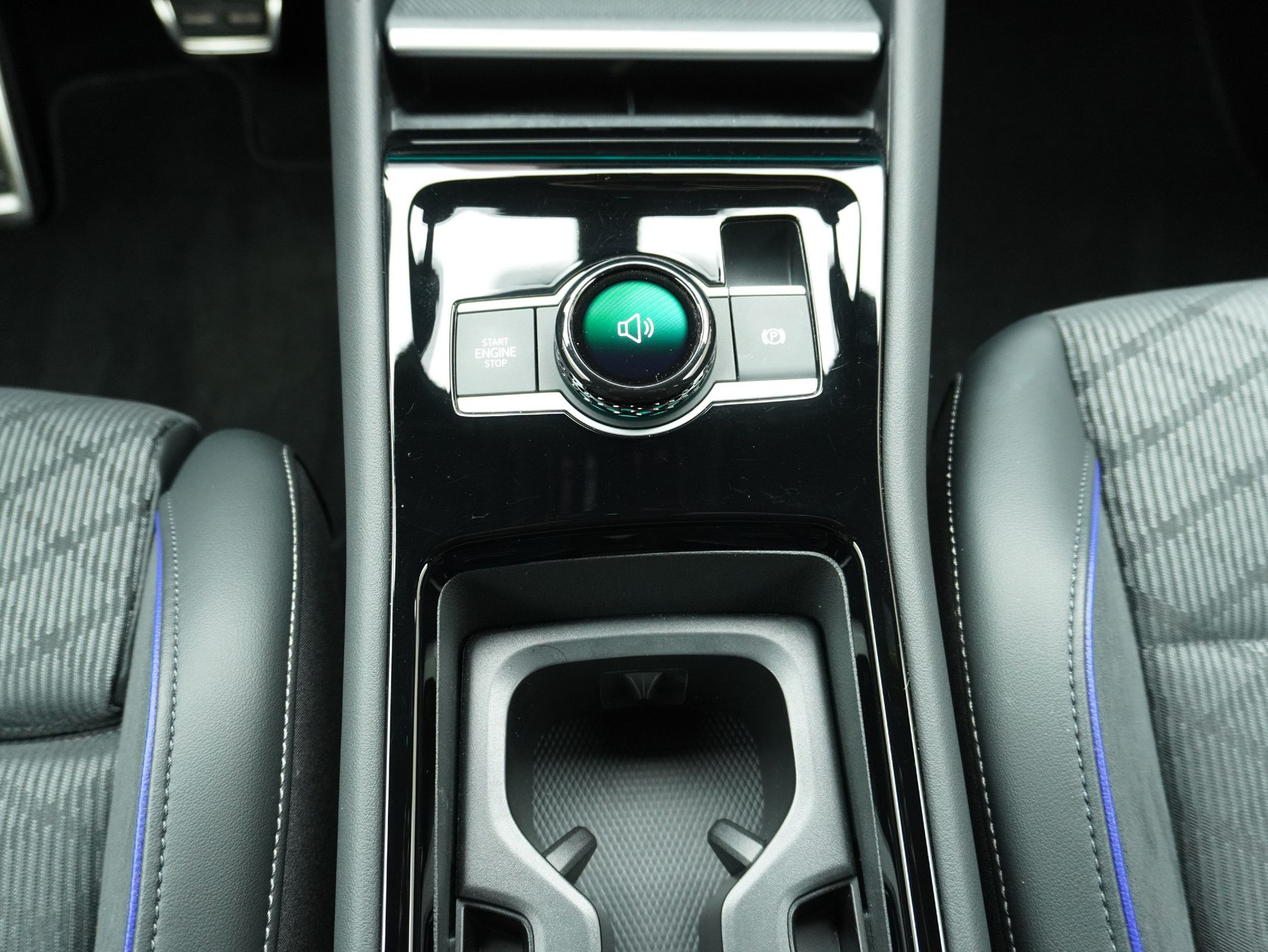 VW Tiguan 2.0 TSI DSG R-Line Black Style 4Motion (2025)