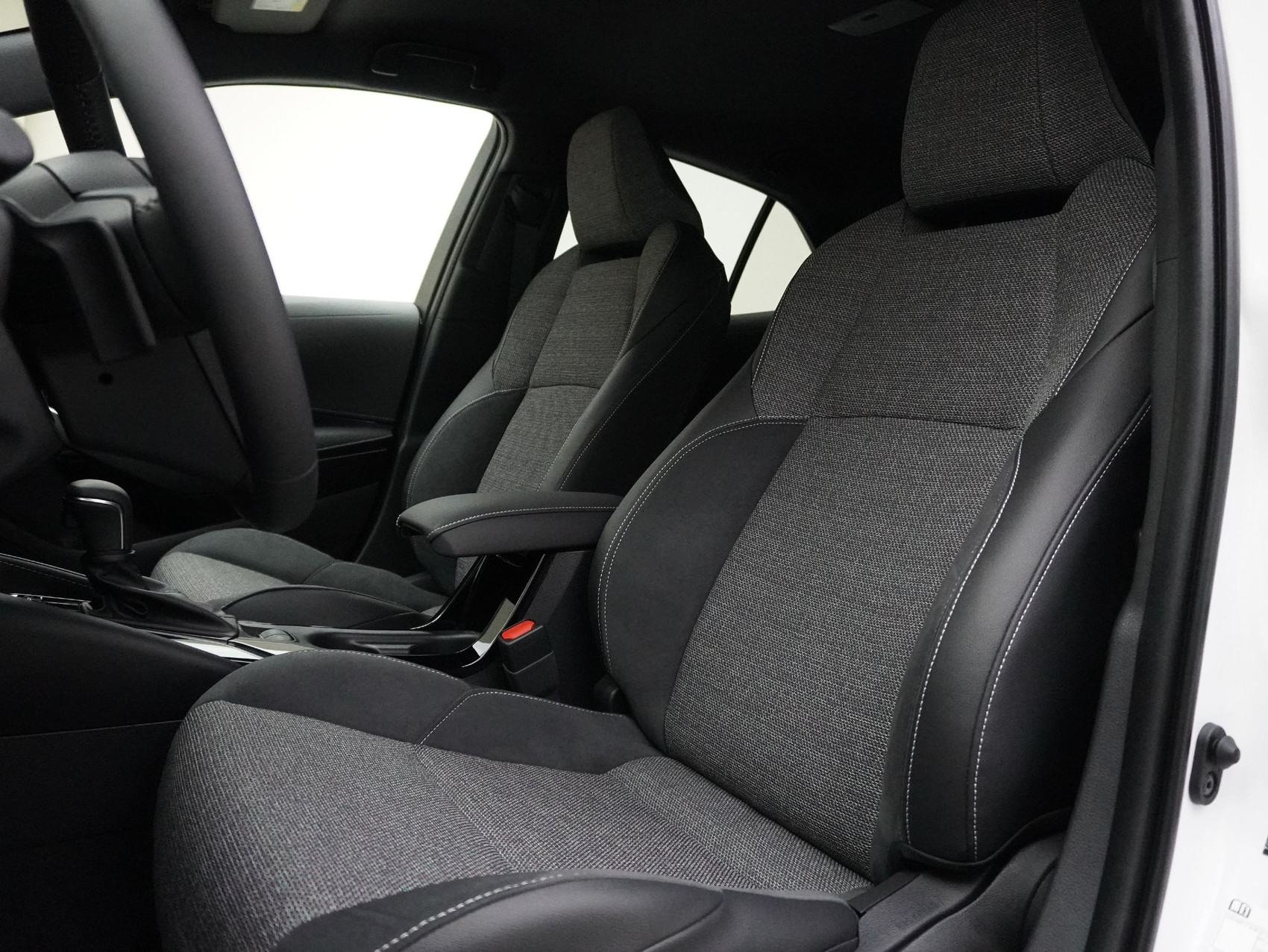 TOYOTA Corolla 2.0 HSD Trend ** Trend Plus **