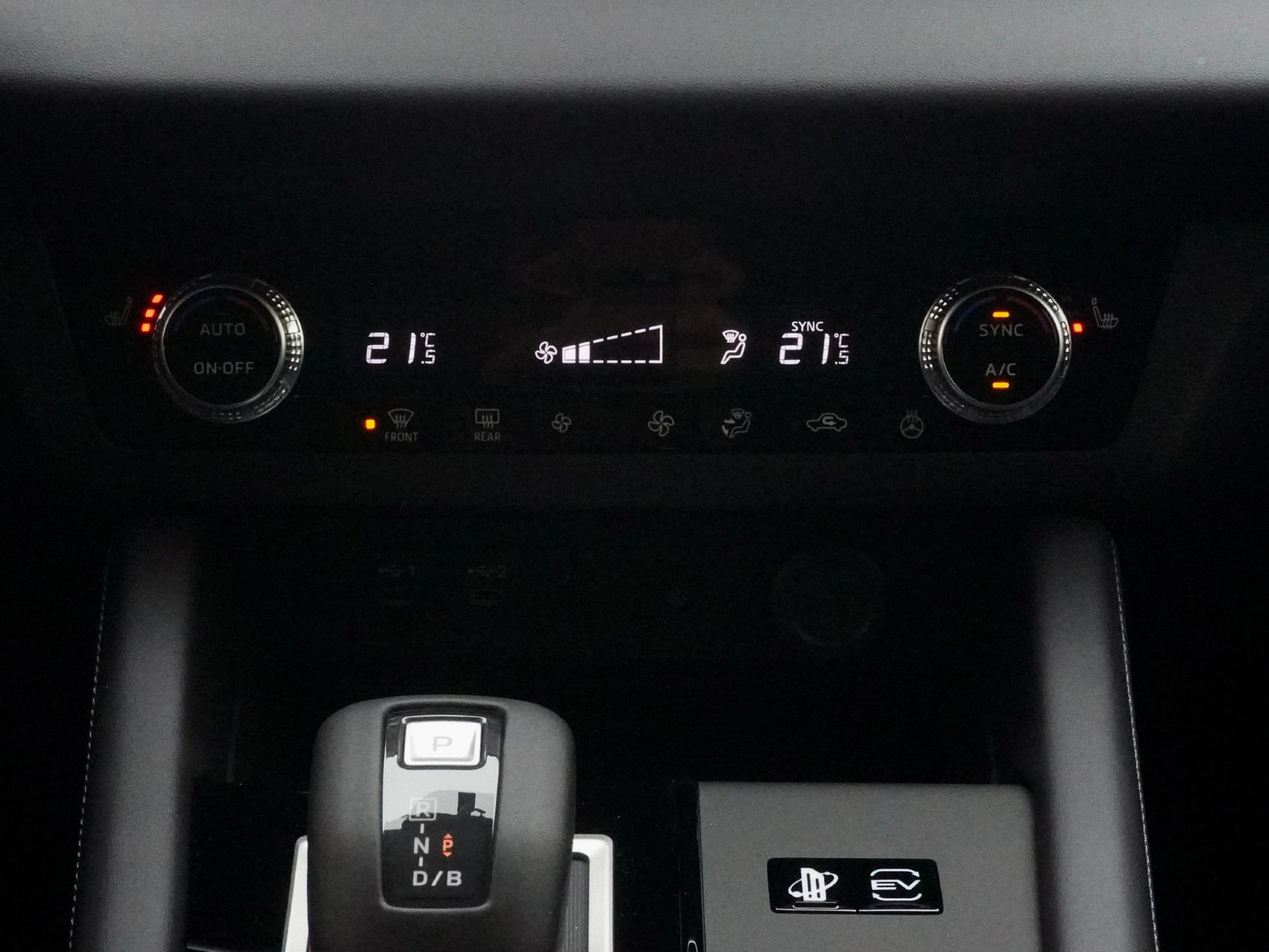 MITSUBISHI Outlander 2.4 PHEV Invite 4×4