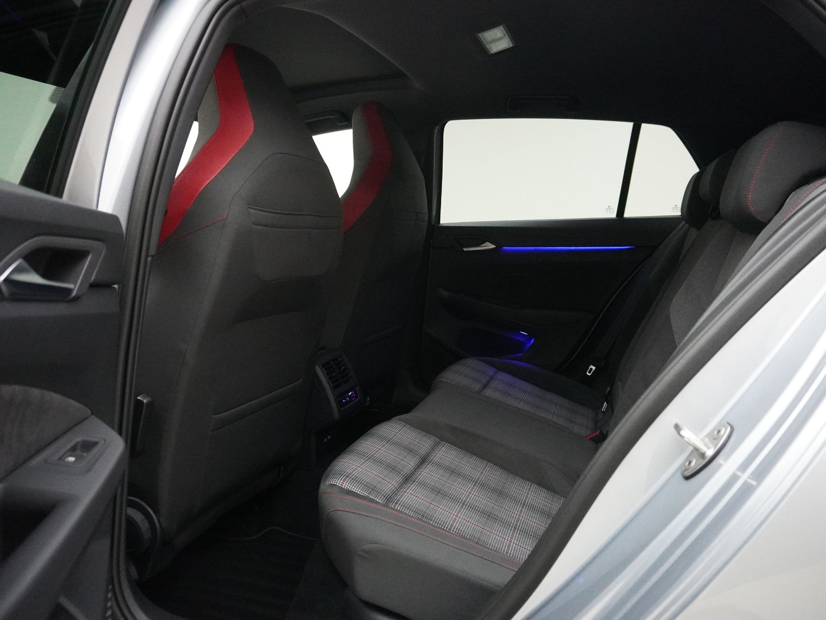 VW Golf 8.5 2.0 TSI DSG GTI Black Style (2025) ** Harman/Kardon / Head-Up / Panoramadach **