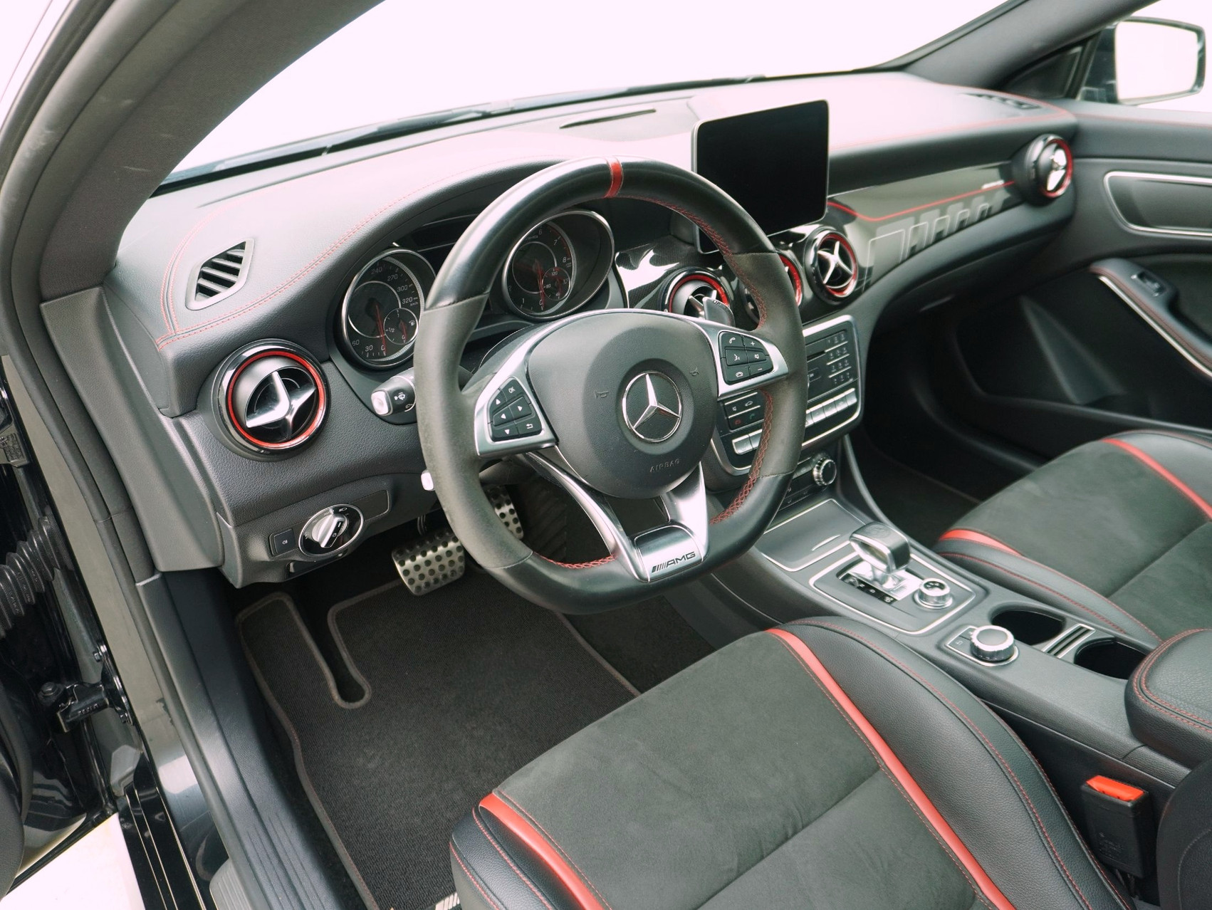 MERCEDES-BENZ CLA-Klasse CLA 45 AMG 4matic Shooting Brake