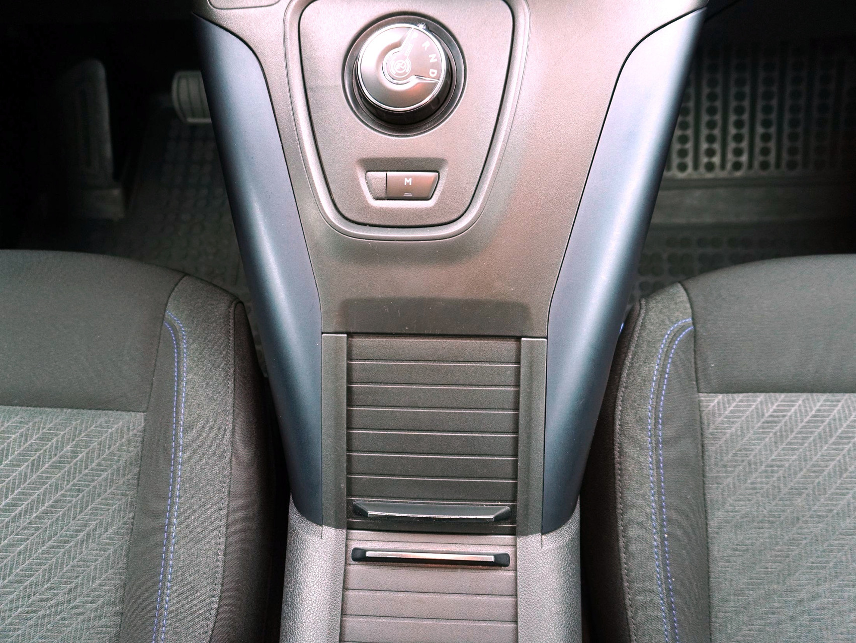 PEUGEOT Rifter 1.2 PureTech Allure EAT8