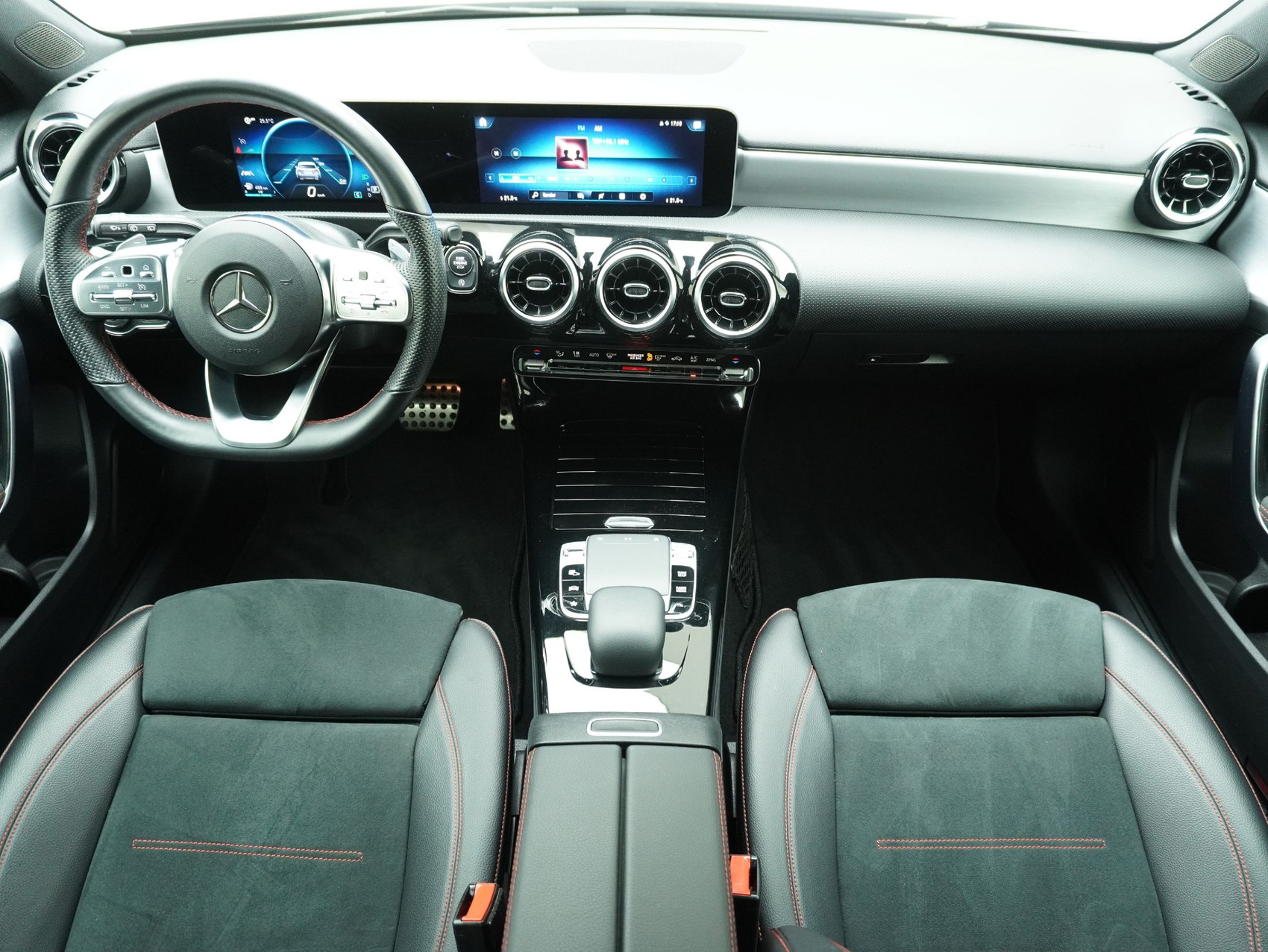 MERCEDES-BENZ A-Klasse A 200 AMG Line