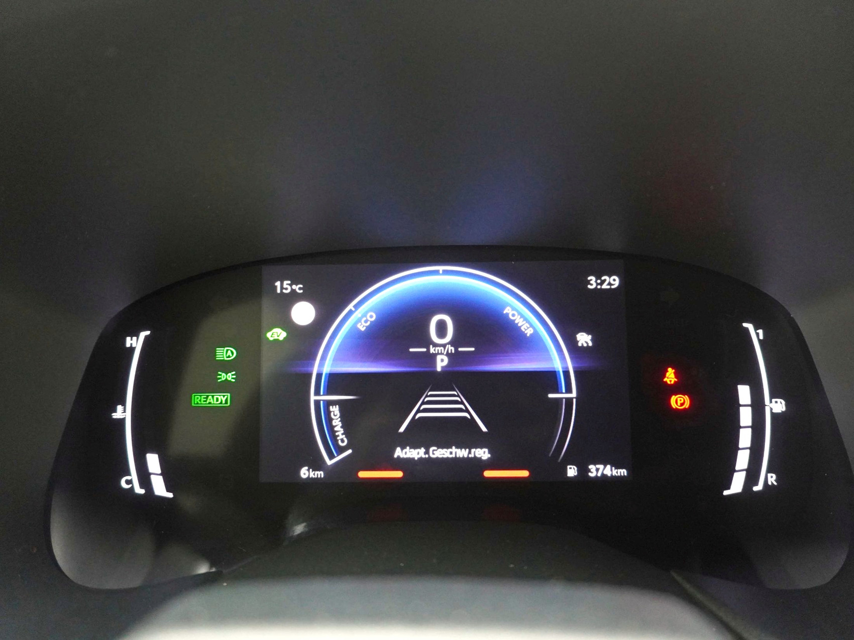 TOYOTA Aygo X 1.5 VVT-i HSD Style ** Faltdach — also oben ohne **