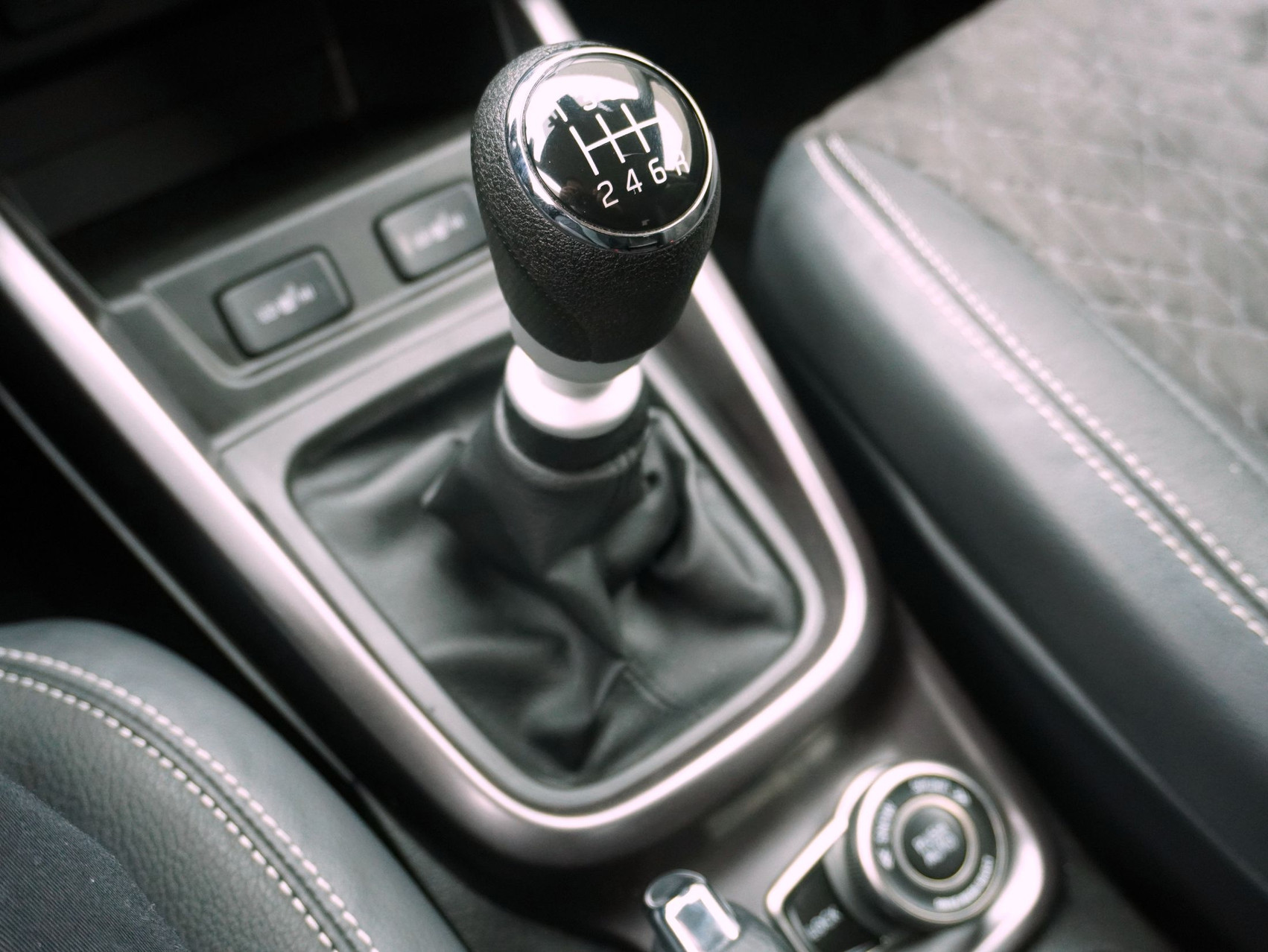 SUZUKI Vitara 1.4 T Compact Top Hybrid 4×4