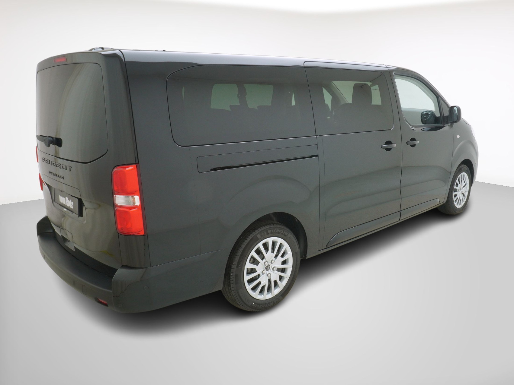 PEUGEOT Traveller Long 2.0 BlueHDi Business