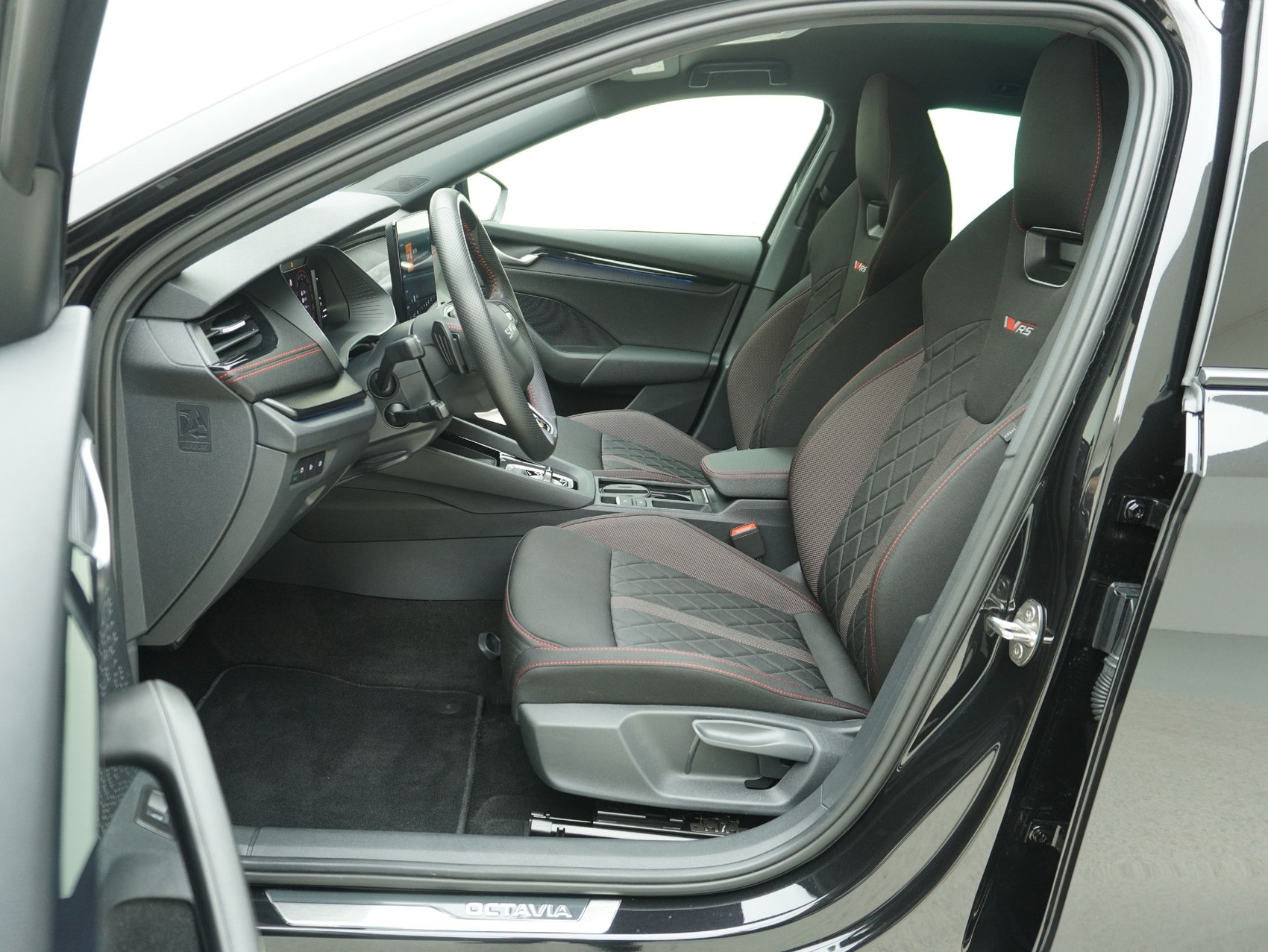 SKODA Octavia Combi 2.0 TSI DSG RS