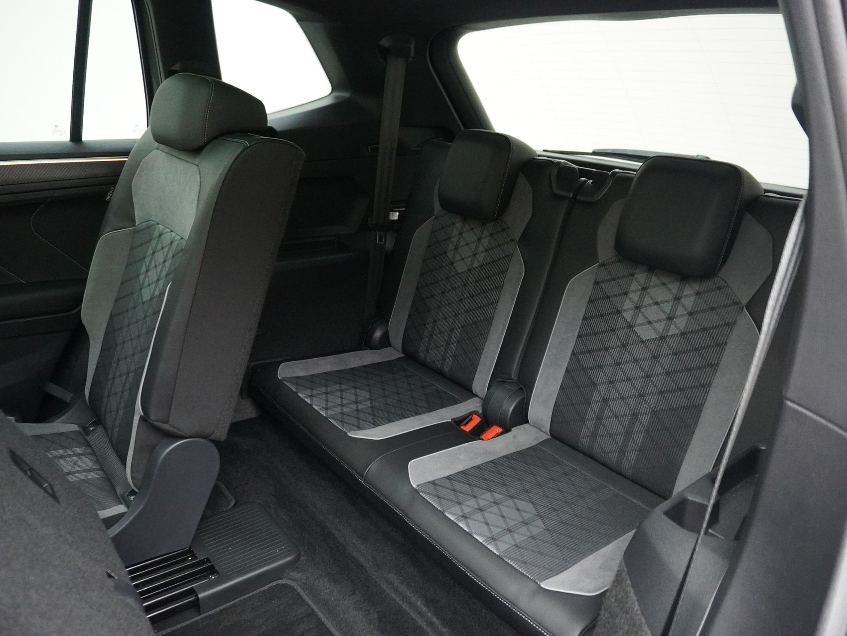 VW Tiguan Allspace 2.0 TDI DSG R-Line Black Style 4Motion