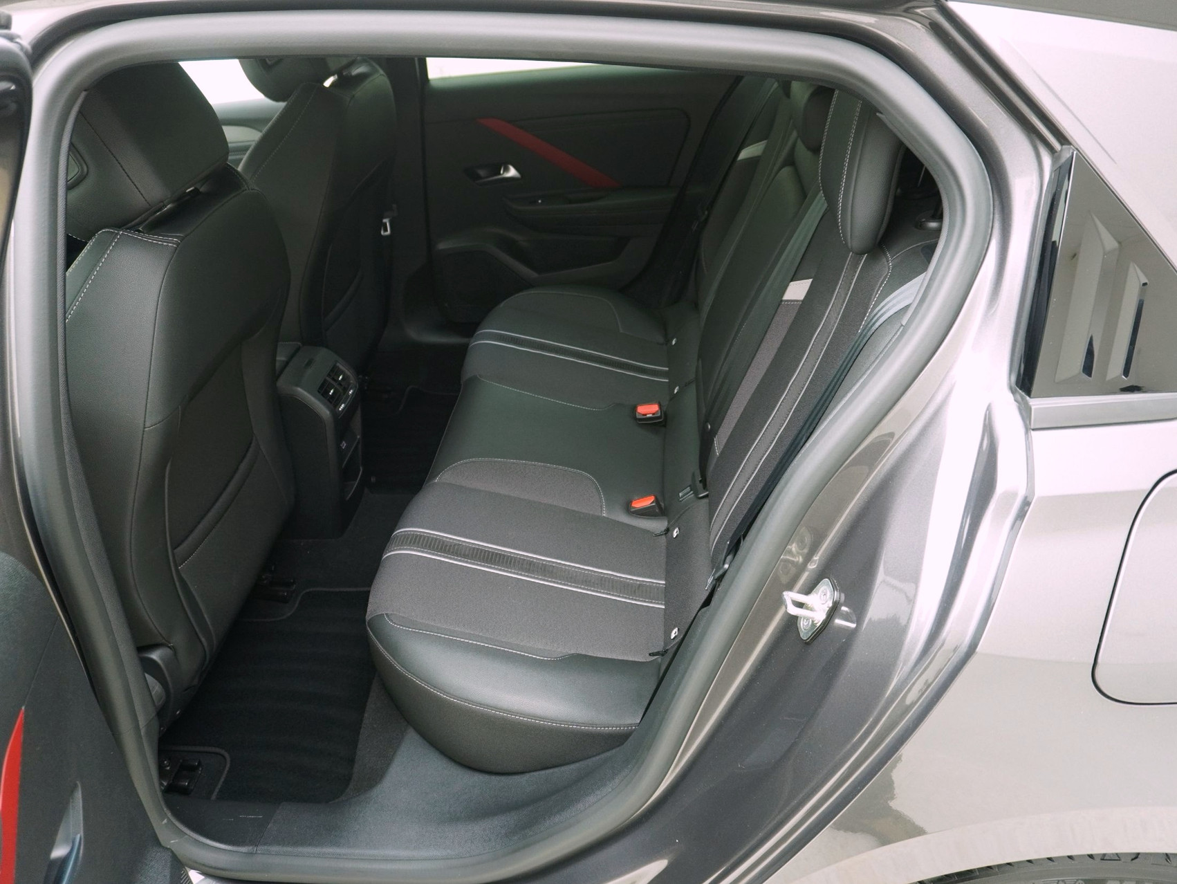 OPEL Astra 1.6 T PHEV Swiss Plus