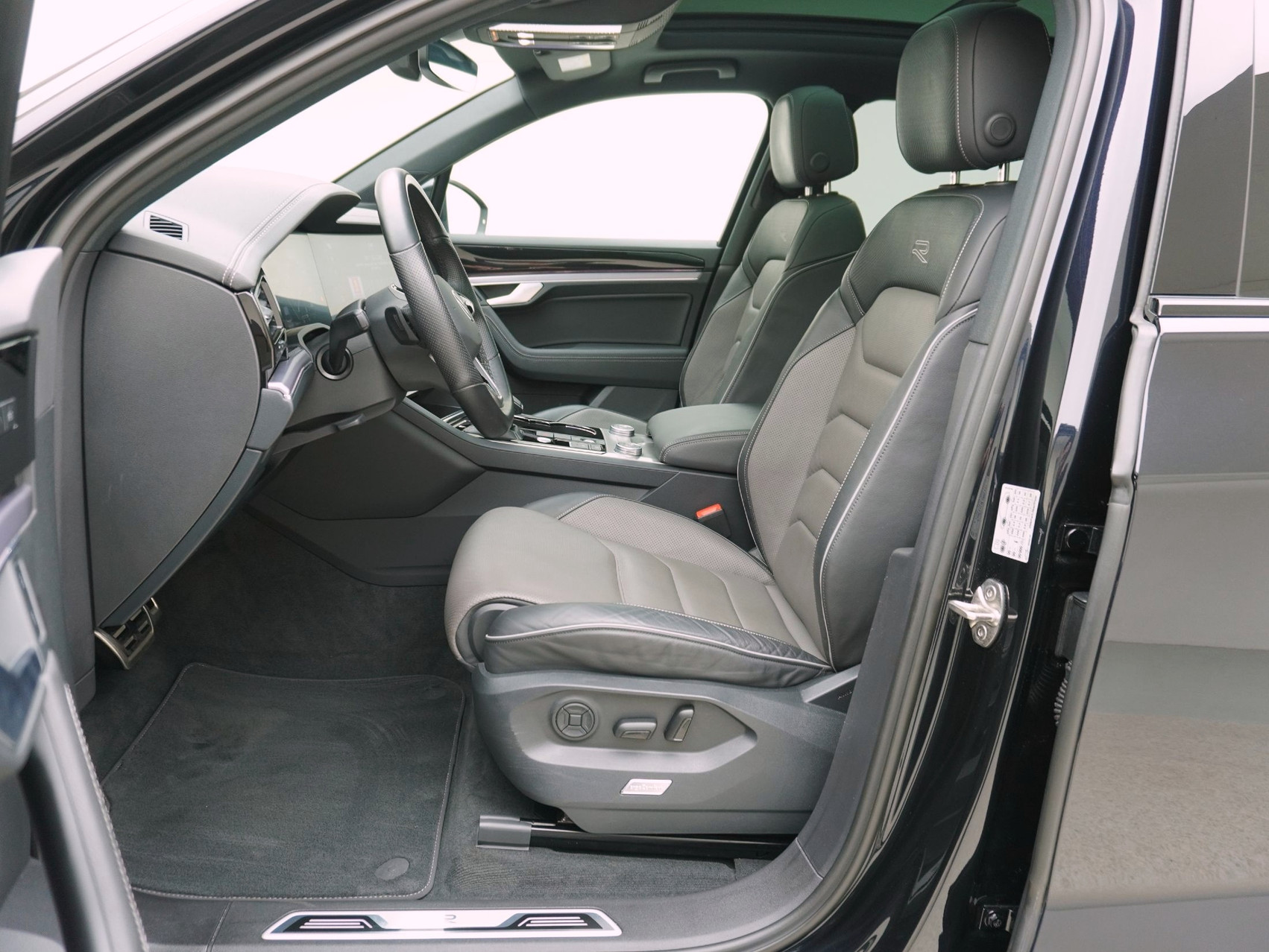 VW Touareg 3.0 V6 TDI R-Line Black Style 4Motion