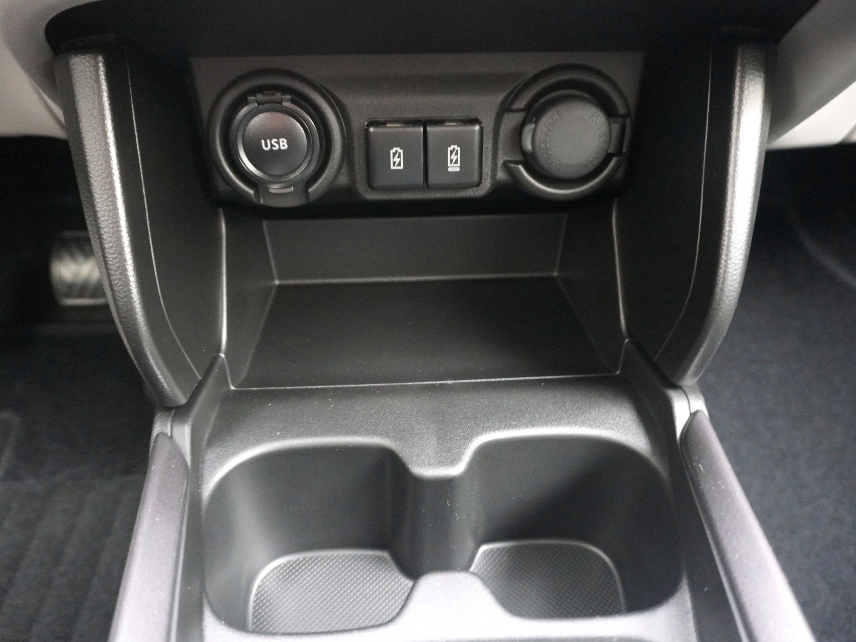 SUZUKI Swift 1.2 Sakura Top Hybrid 4×4