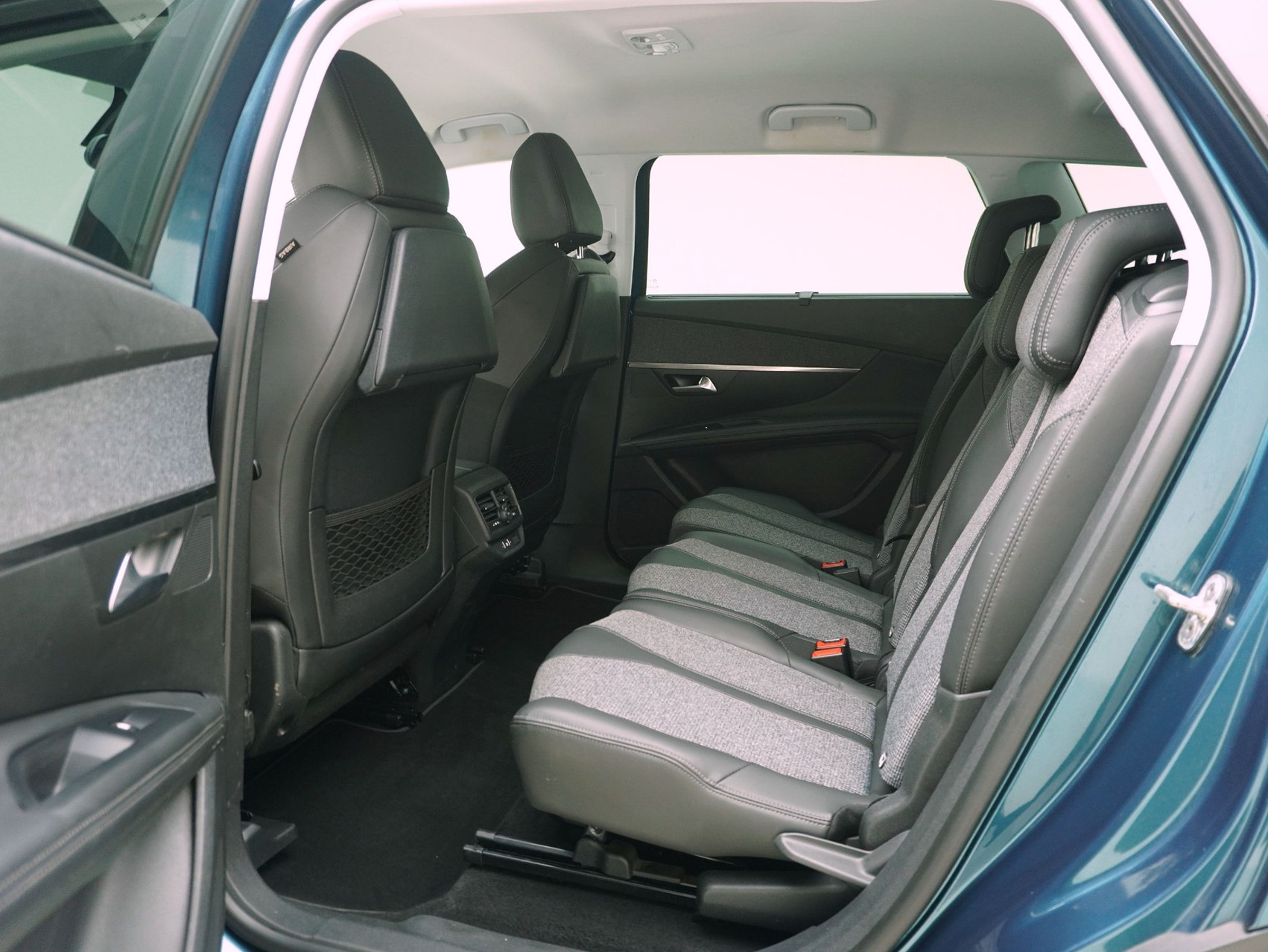 PEUGEOT 5008 1.6 THP Allure