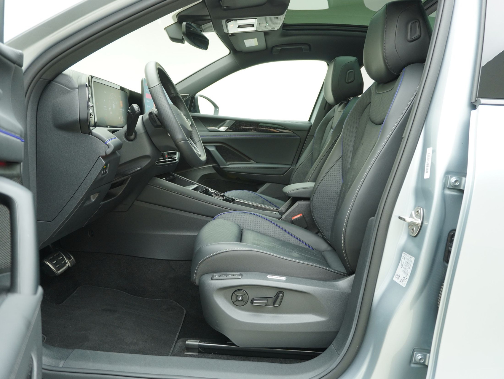 VW Tiguan 2.0 TSI DSG R-Line Black Style 4Motion (2025)