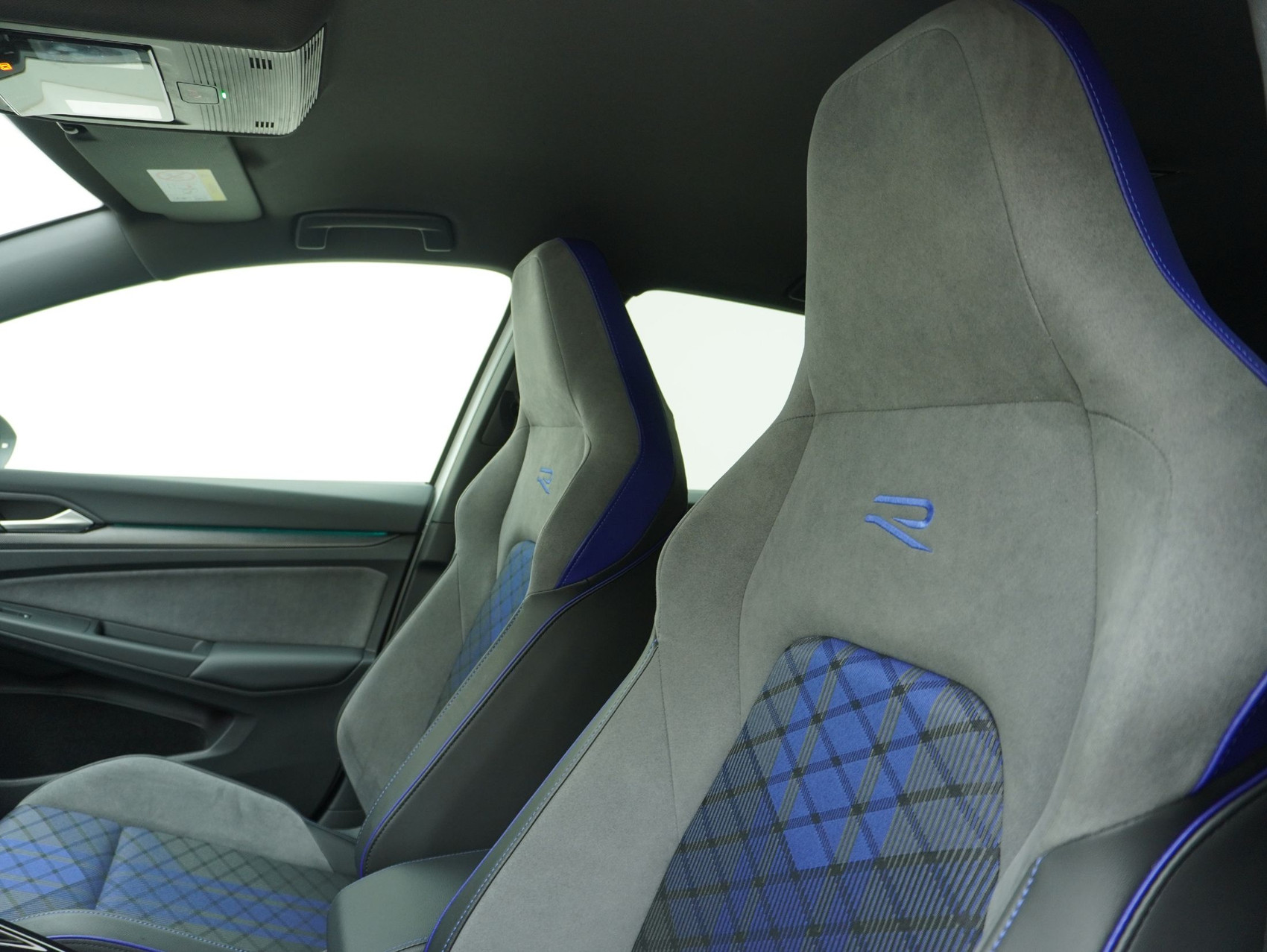 VW Golf 8.5 2.0 TSI DSG R Black Edition 4Motion (2025)