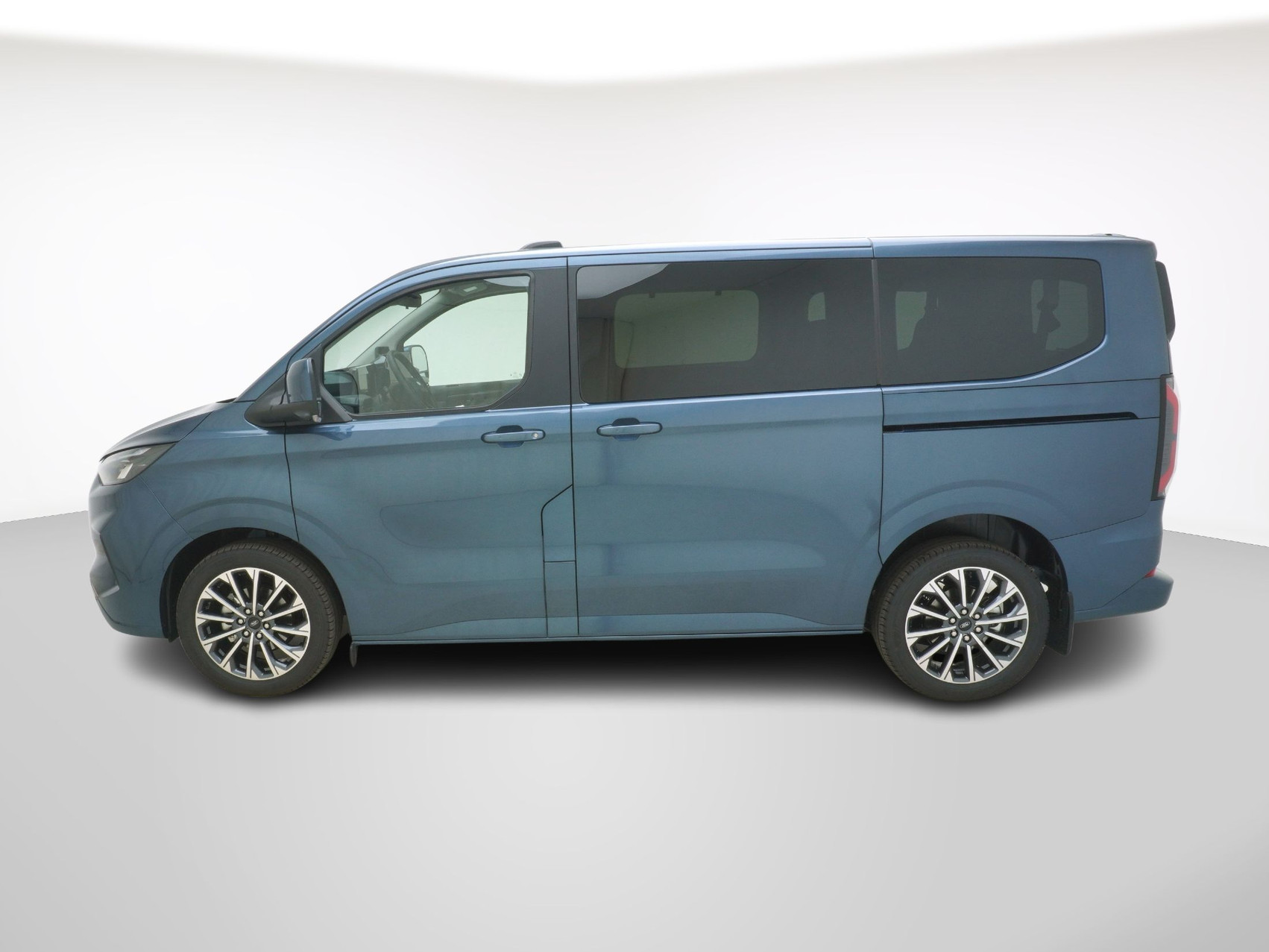 FORD Tourneo Custom 320 L1 2.0 TDCI 4×4 Titanium X