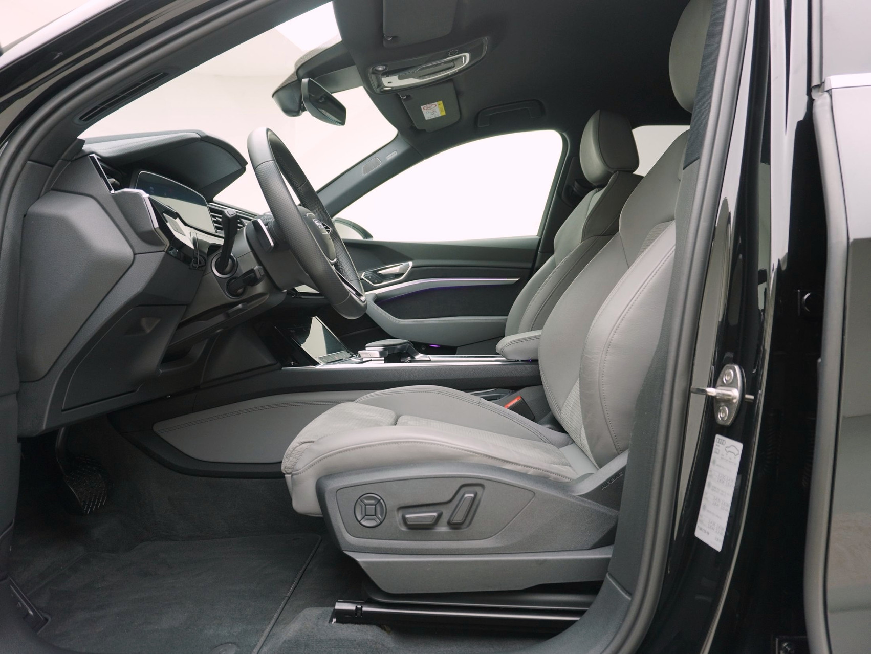 AUDI e-tron S quattro