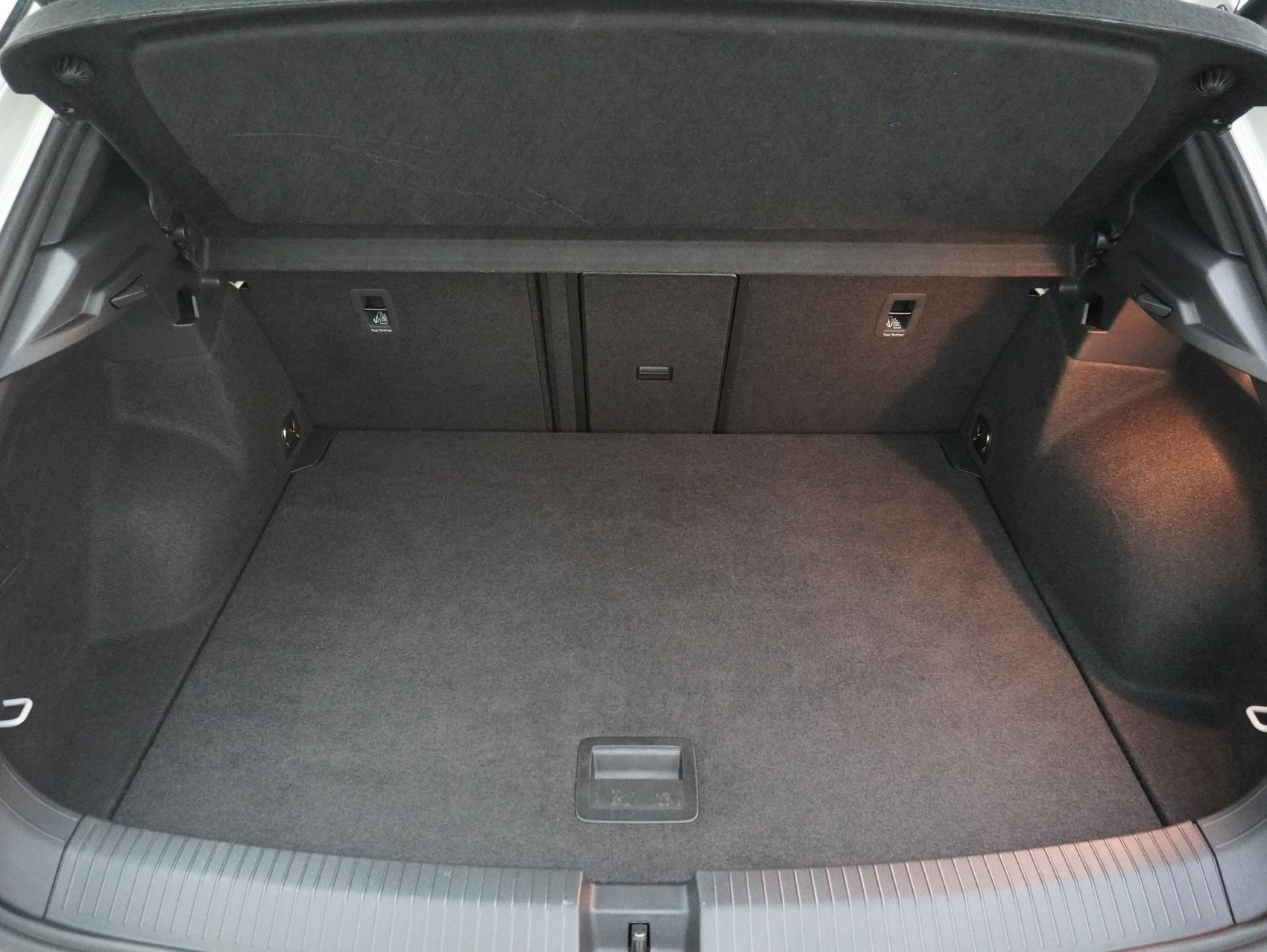 VW T-Roc 2.0 TSI DSG R-Line Black Style 4Motion **Anhängerkupplung und Panoramaglasdach**